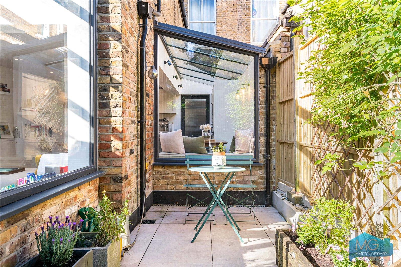 2 bedroom Ground Floor Flat for sale - Martyn Gerrard