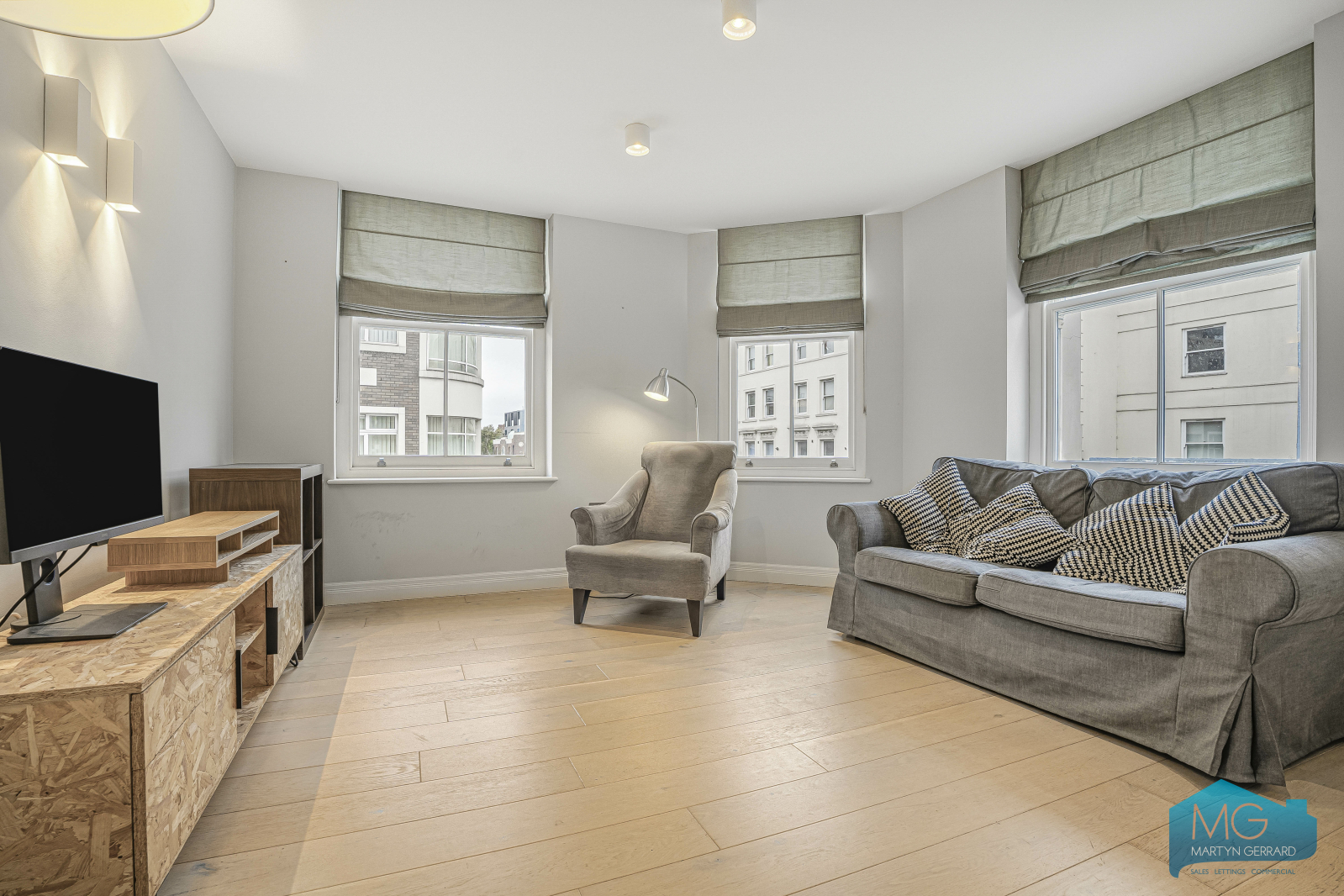 Kentish Town Road, Kentish Town, London, NW5+  - Martyn Gerrard