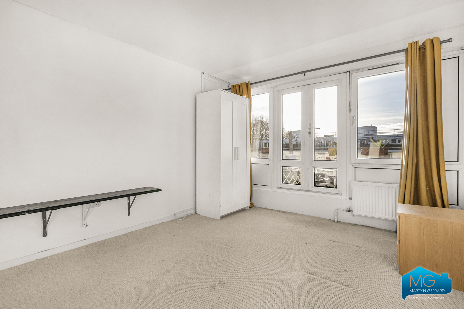 3 bedroom Apartment to rent - Martyn Gerrard