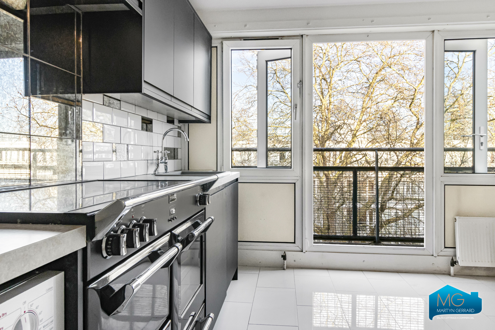 3 bedroom Apartment to rent - Martyn Gerrard