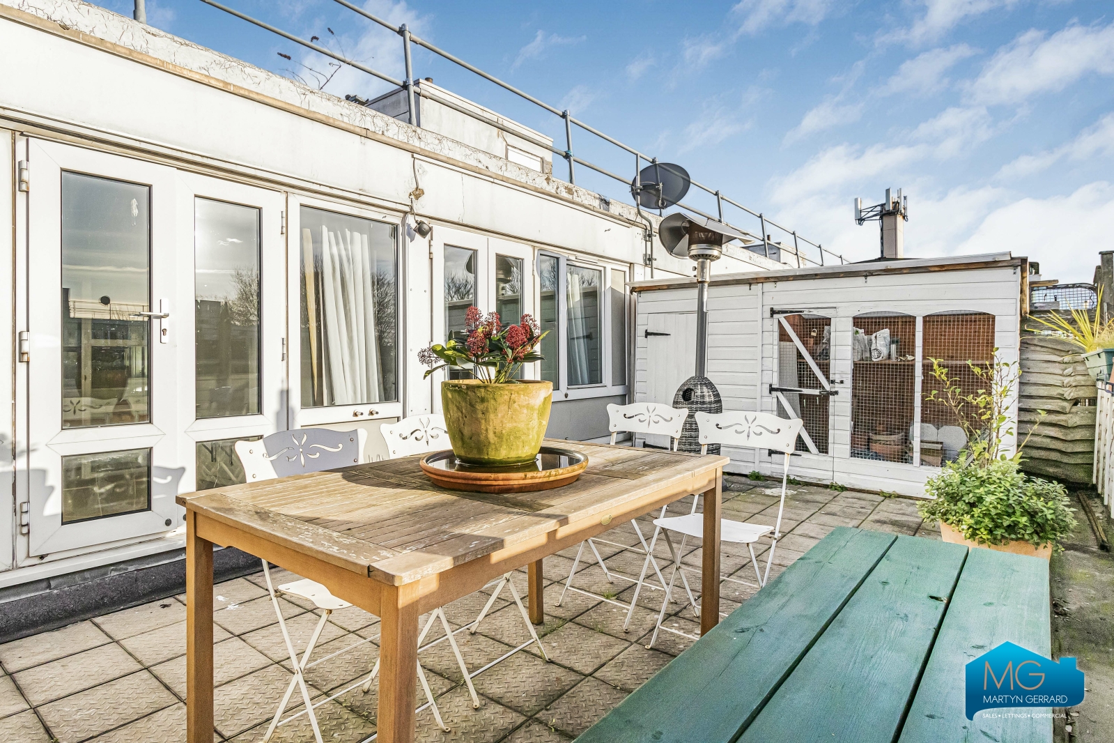 3 bedroom Apartment to rent - Martyn Gerrard