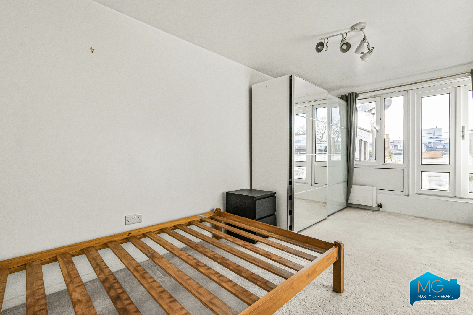 3 bedroom Apartment to rent - Martyn Gerrard