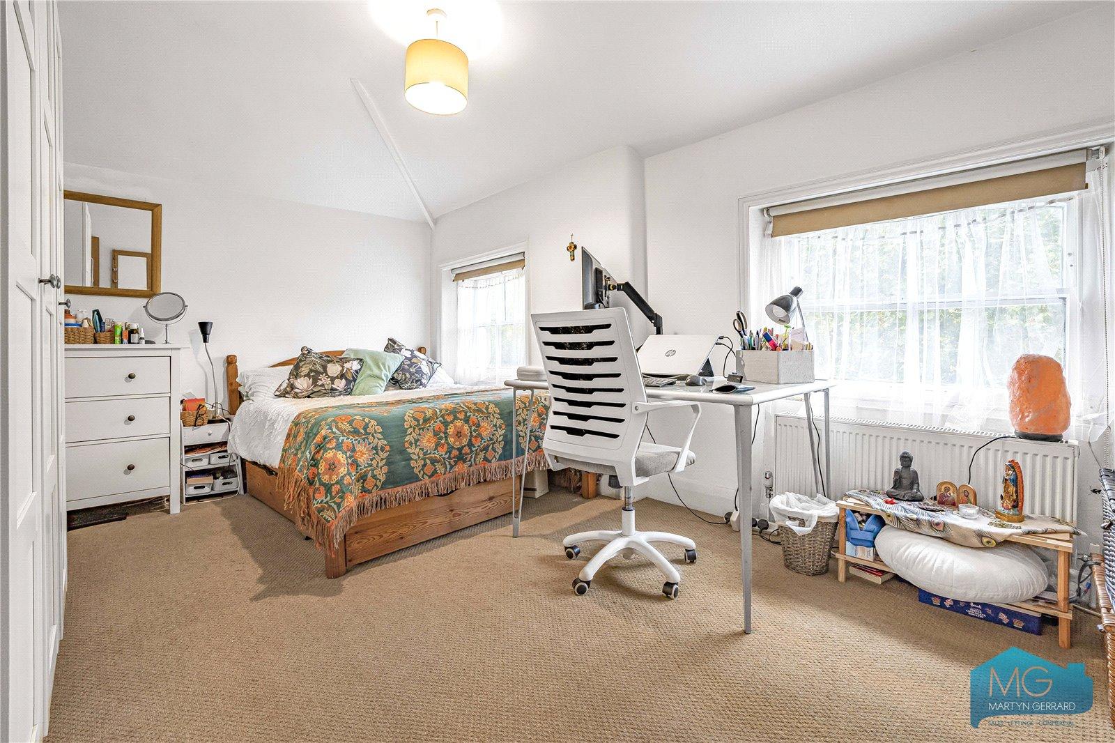 2 bedroom Apartment for sale - Martyn Gerrard