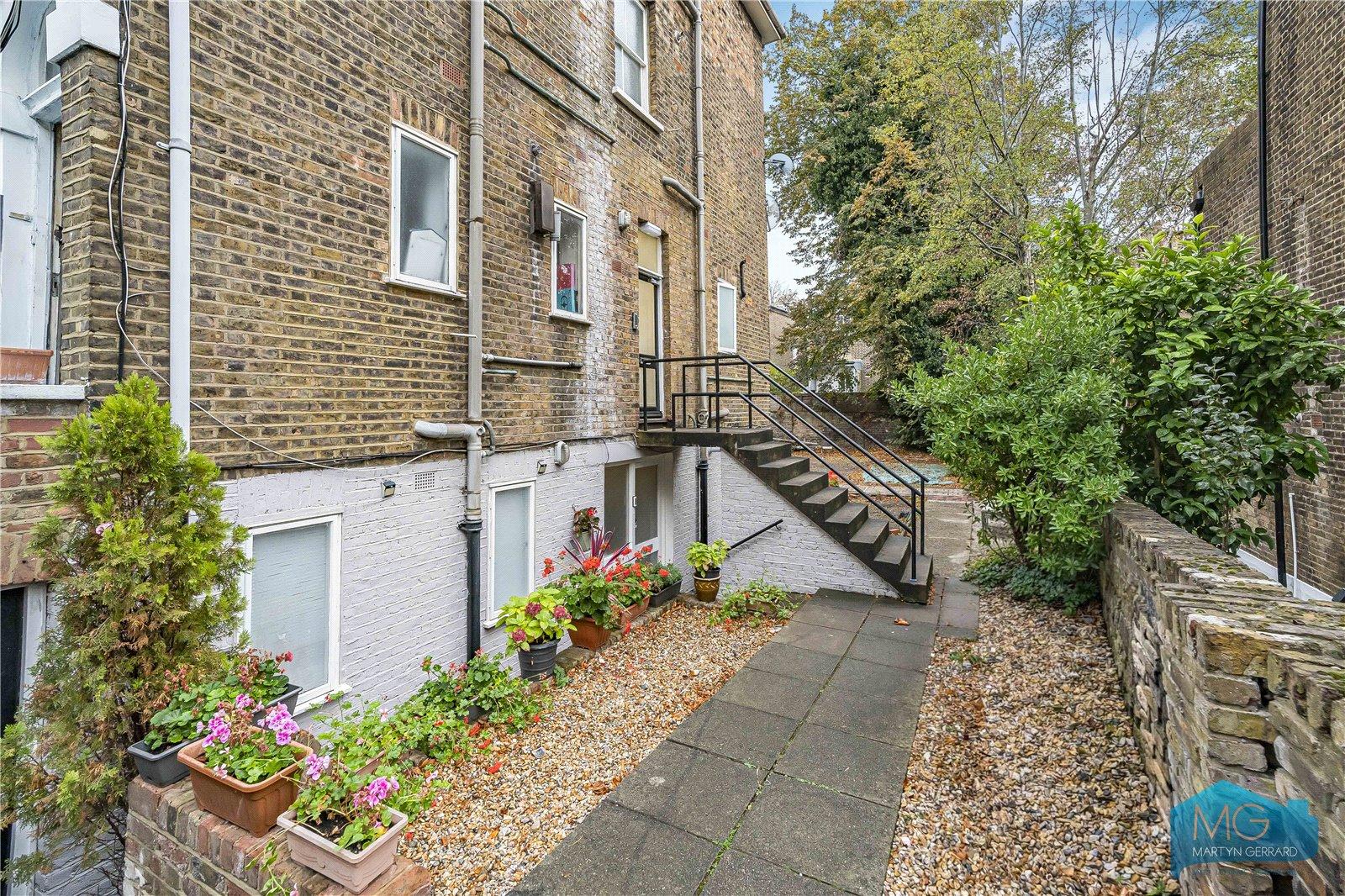 2 bedroom Apartment for sale - Martyn Gerrard