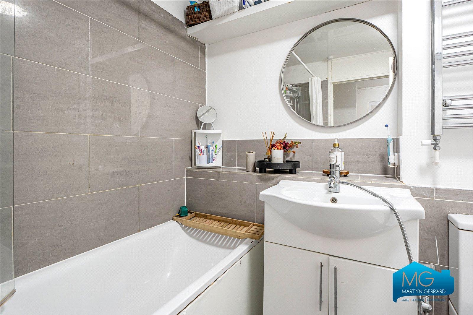 1 bedroom Ground Floor Flat to rent - Martyn Gerrard