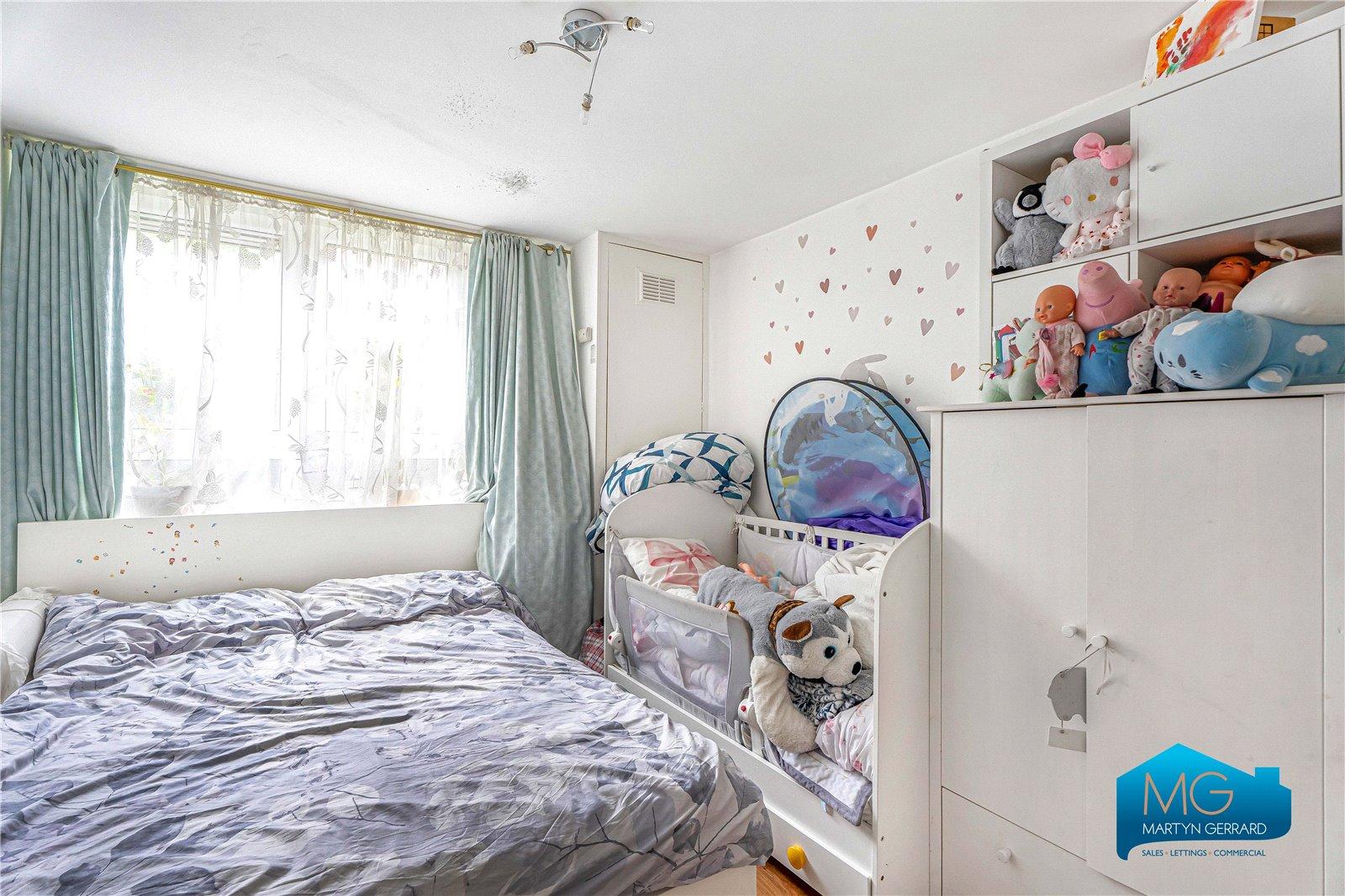1 bedroom Ground Floor Flat to rent - Martyn Gerrard
