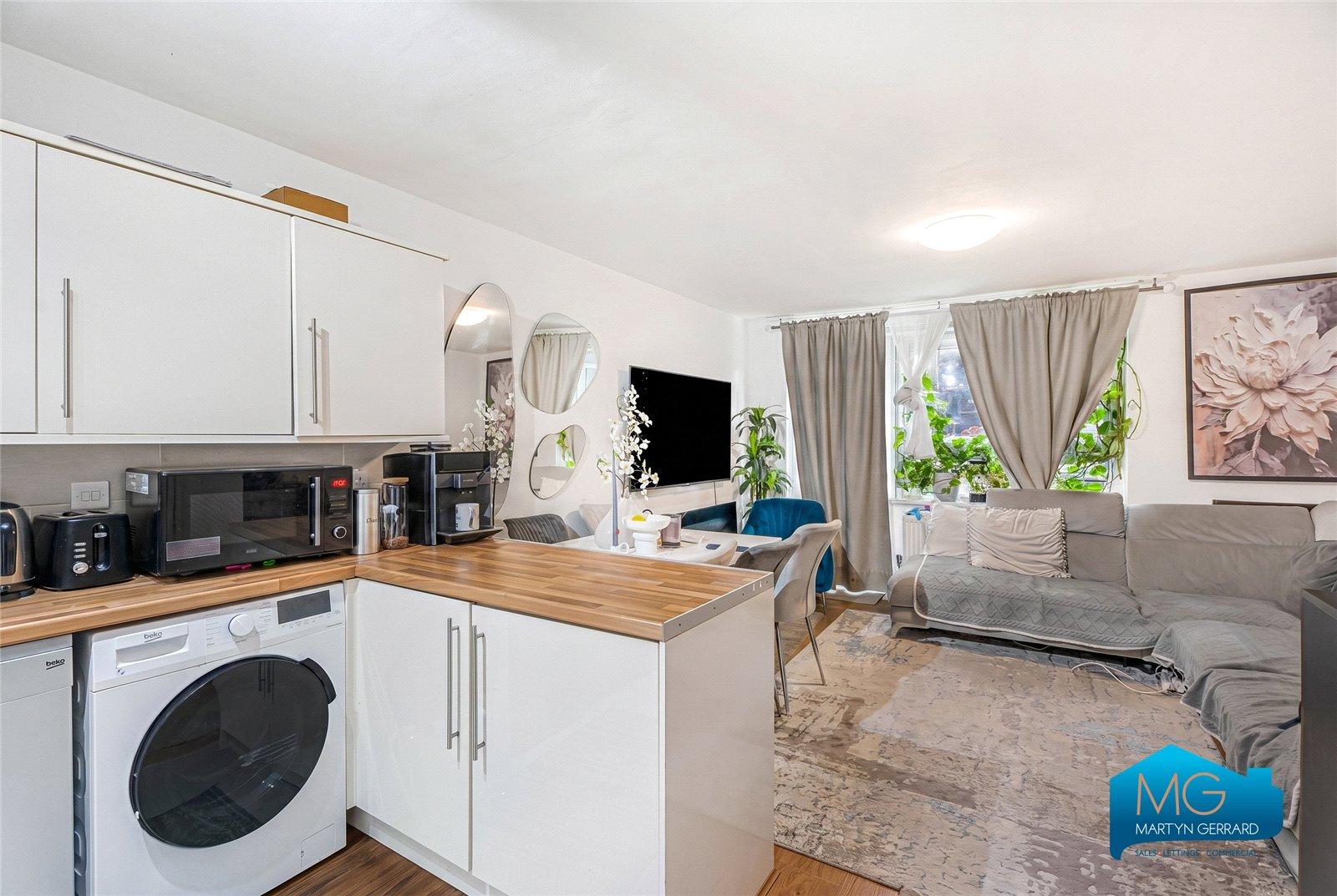 1 bedroom Ground Floor Flat to rent - Martyn Gerrard