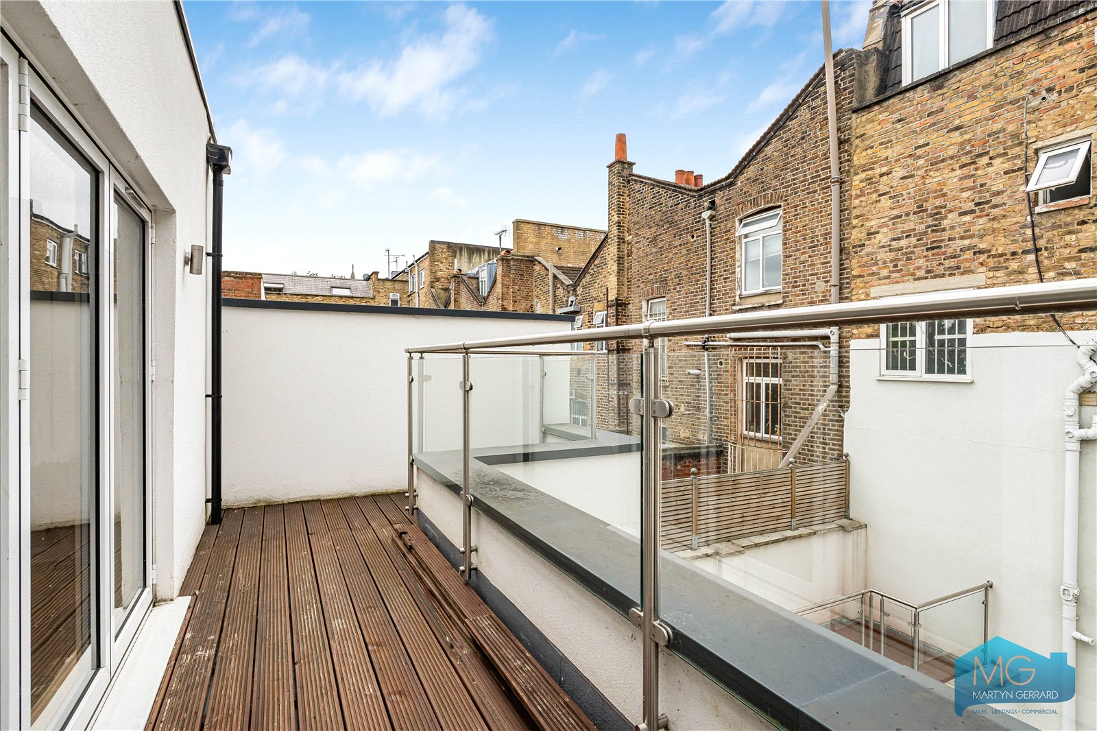 2 bedroom Apartment for sale - Martyn Gerrard