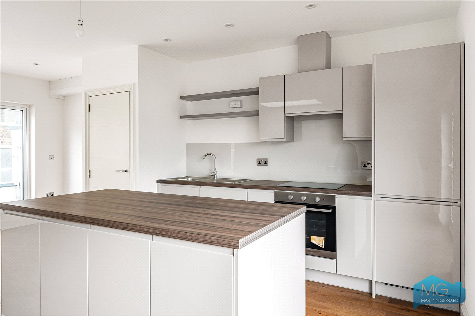 2 bedroom Apartment for sale - Martyn Gerrard