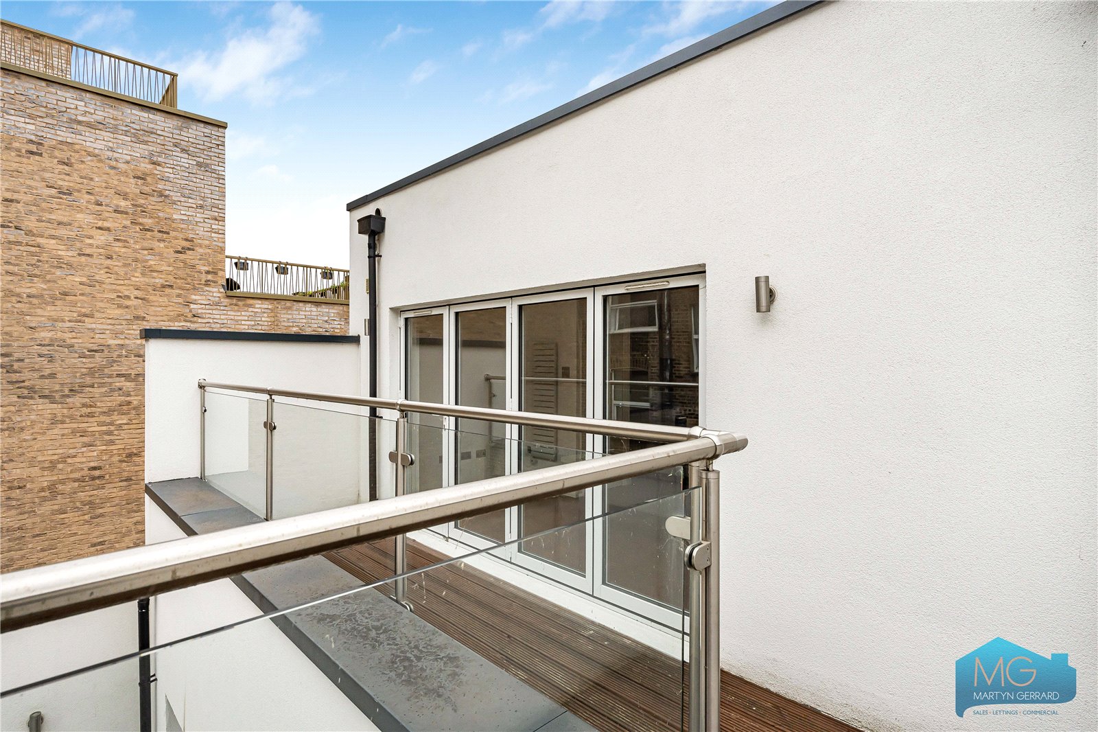 2 bedroom Apartment for sale - Martyn Gerrard