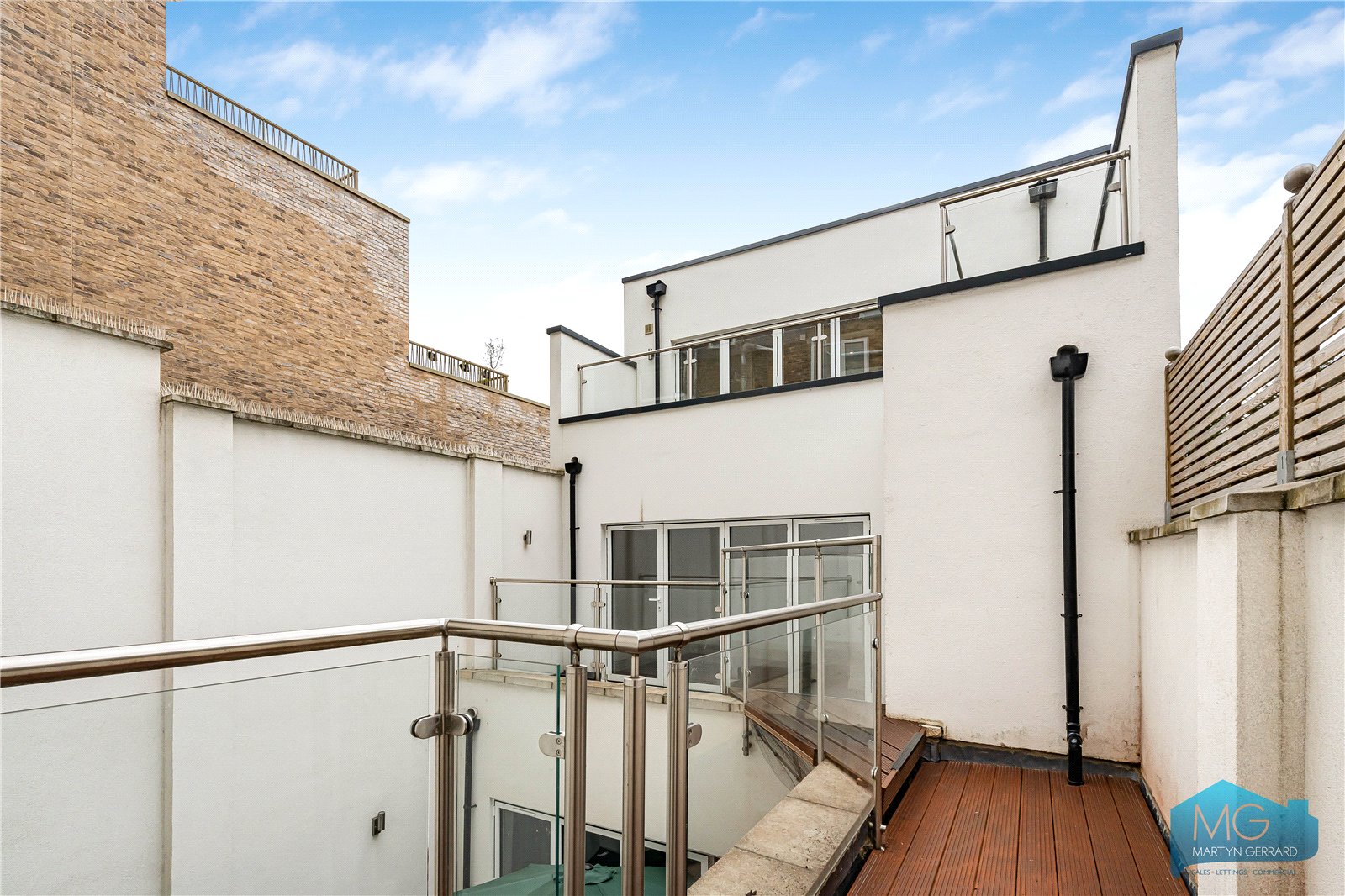 2 bedroom Apartment for sale - Martyn Gerrard