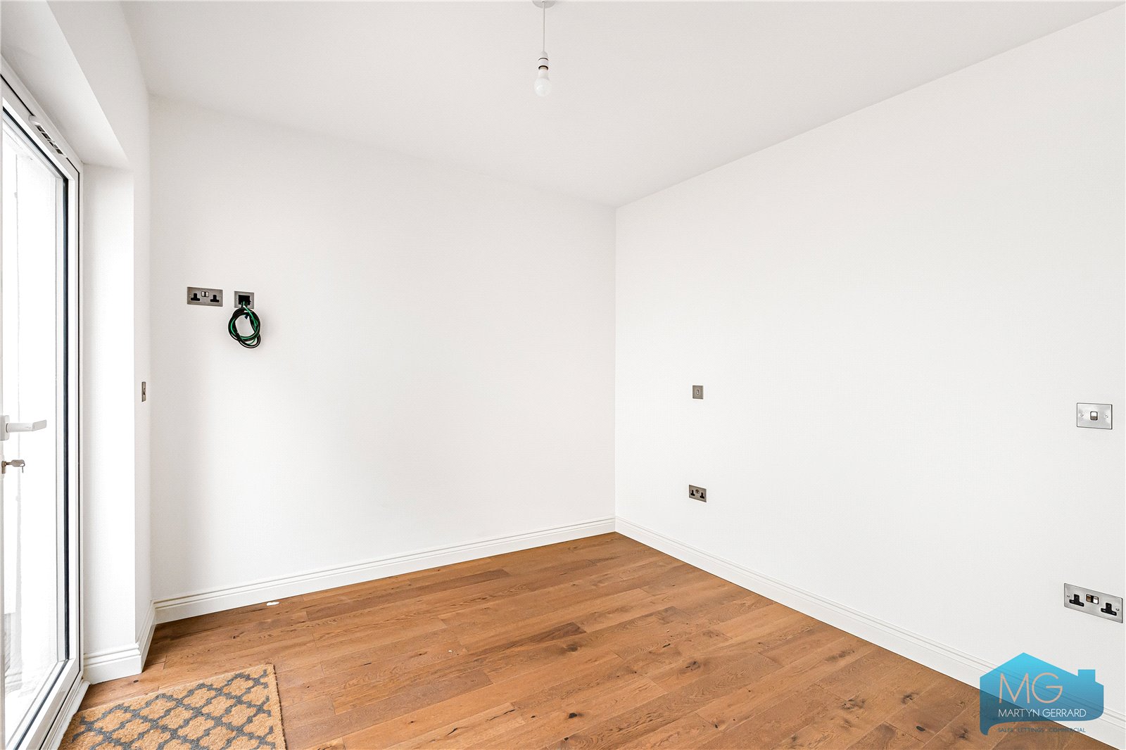 2 bedroom Apartment for sale - Martyn Gerrard
