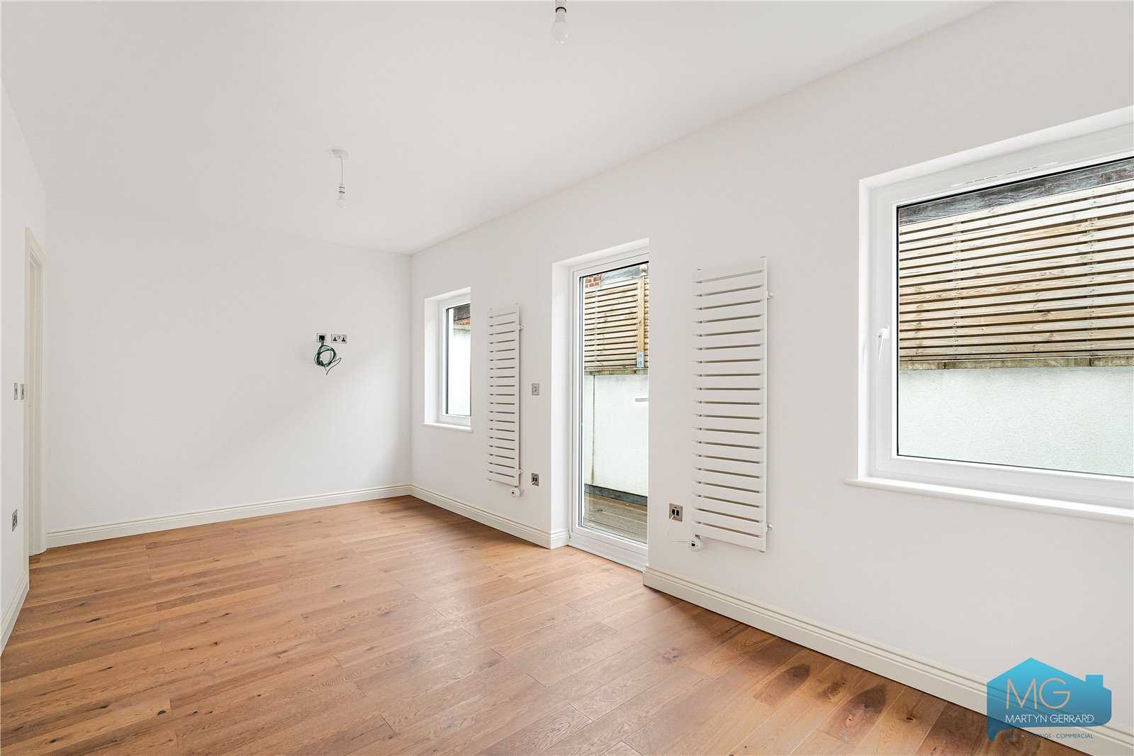 2 bedroom Apartment for sale - Martyn Gerrard
