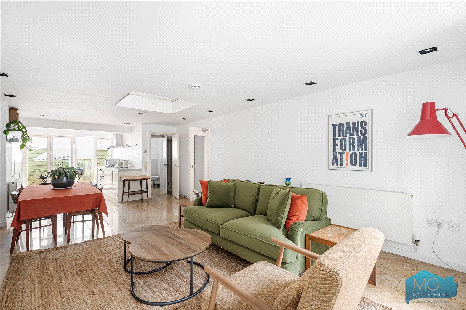 2 bedroom End of Terrace House for sale - Martyn Gerrard