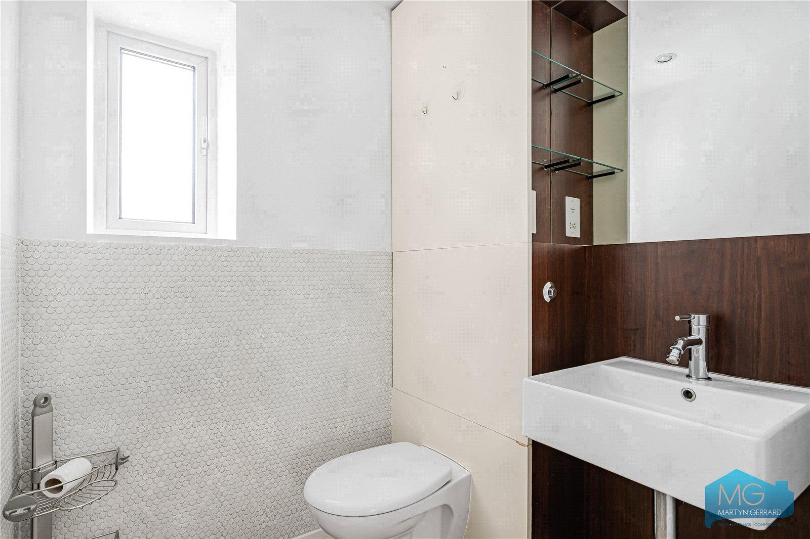 2 bedroom End of Terrace House for sale - Martyn Gerrard