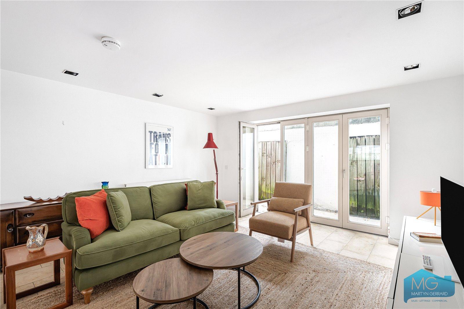 2 bedroom End of Terrace House for sale - Martyn Gerrard
