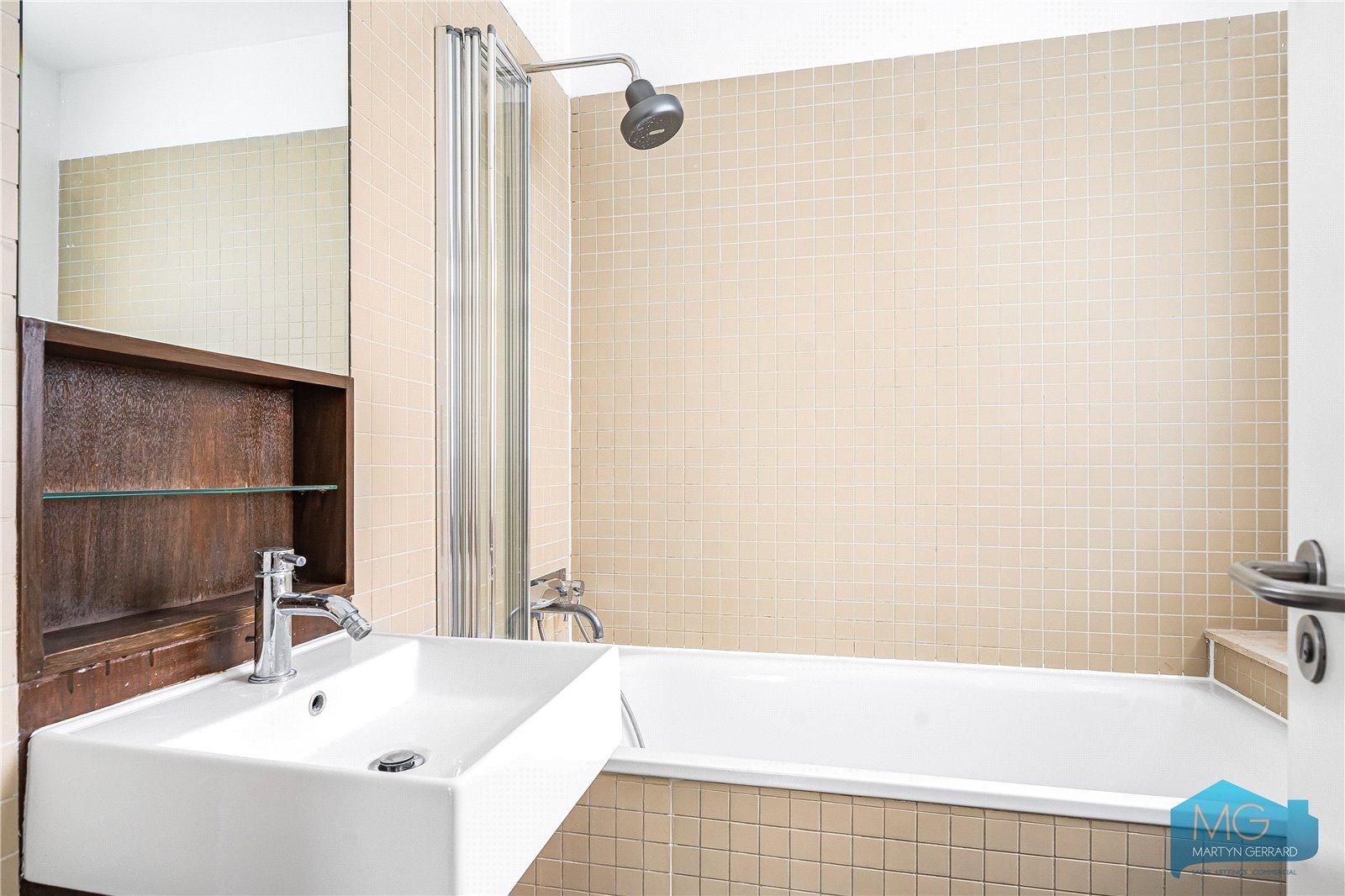 2 bedroom End of Terrace House for sale - Martyn Gerrard