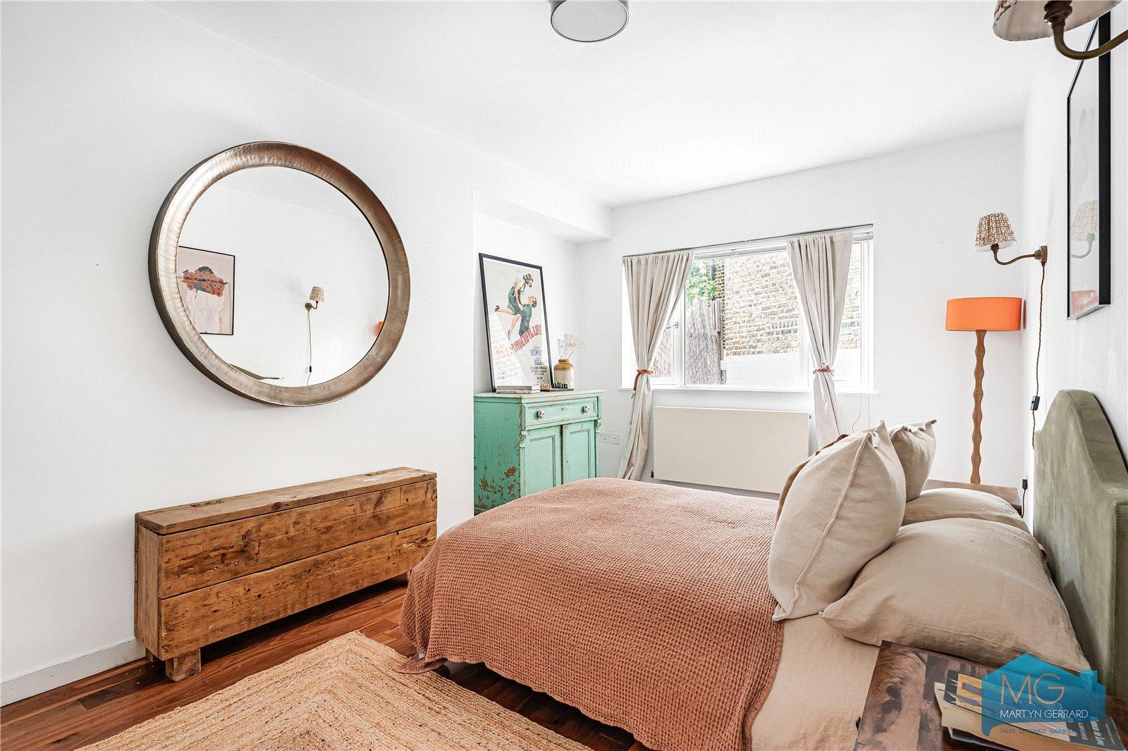 2 bedroom End of Terrace House for sale - Martyn Gerrard