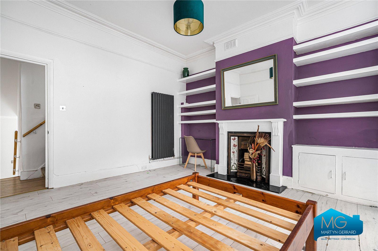 2 bedroom Terraced House to rent - Martyn Gerrard