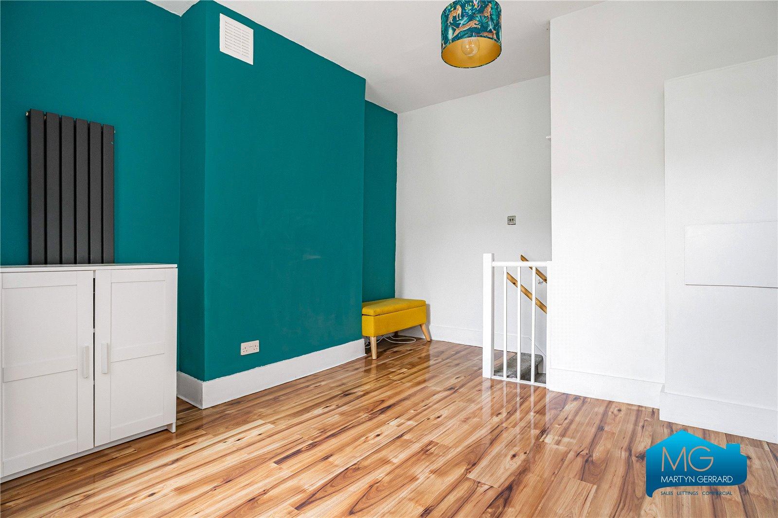 2 bedroom Terraced House to rent - Martyn Gerrard