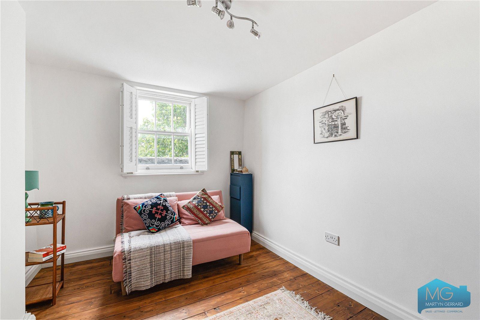 3 bedroom Apartment for sale - Martyn Gerrard