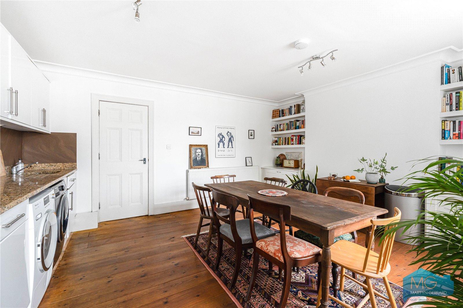 3 bedroom Apartment for sale - Martyn Gerrard