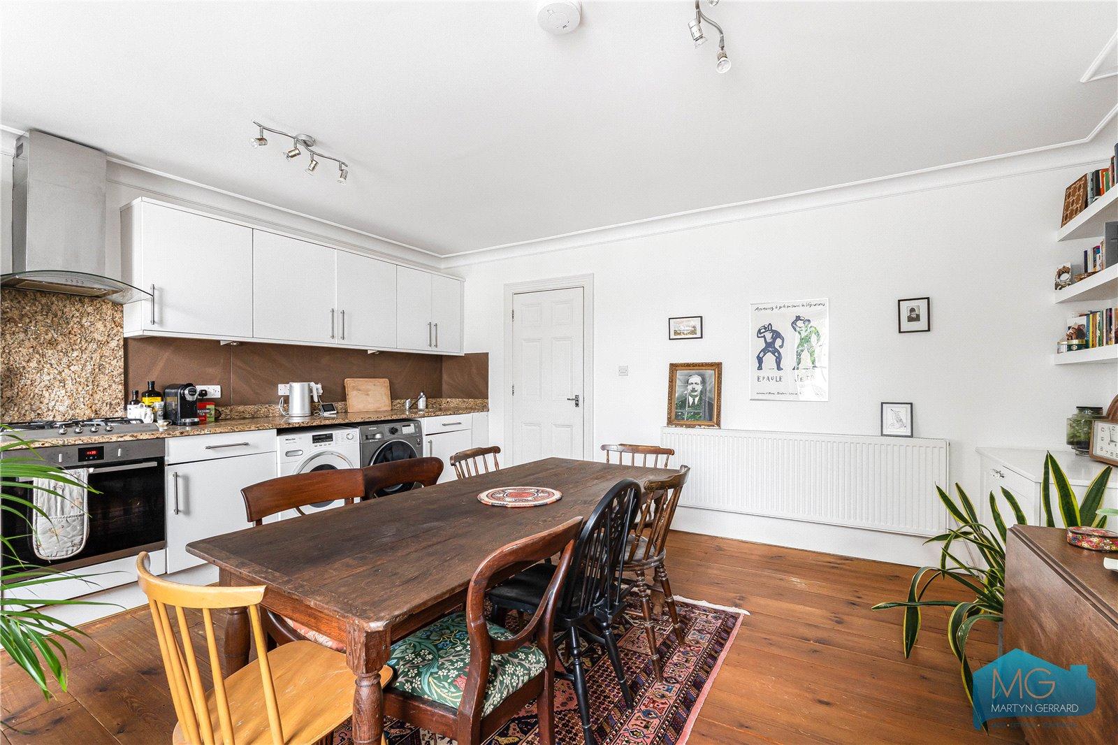 3 bedroom Apartment for sale - Martyn Gerrard
