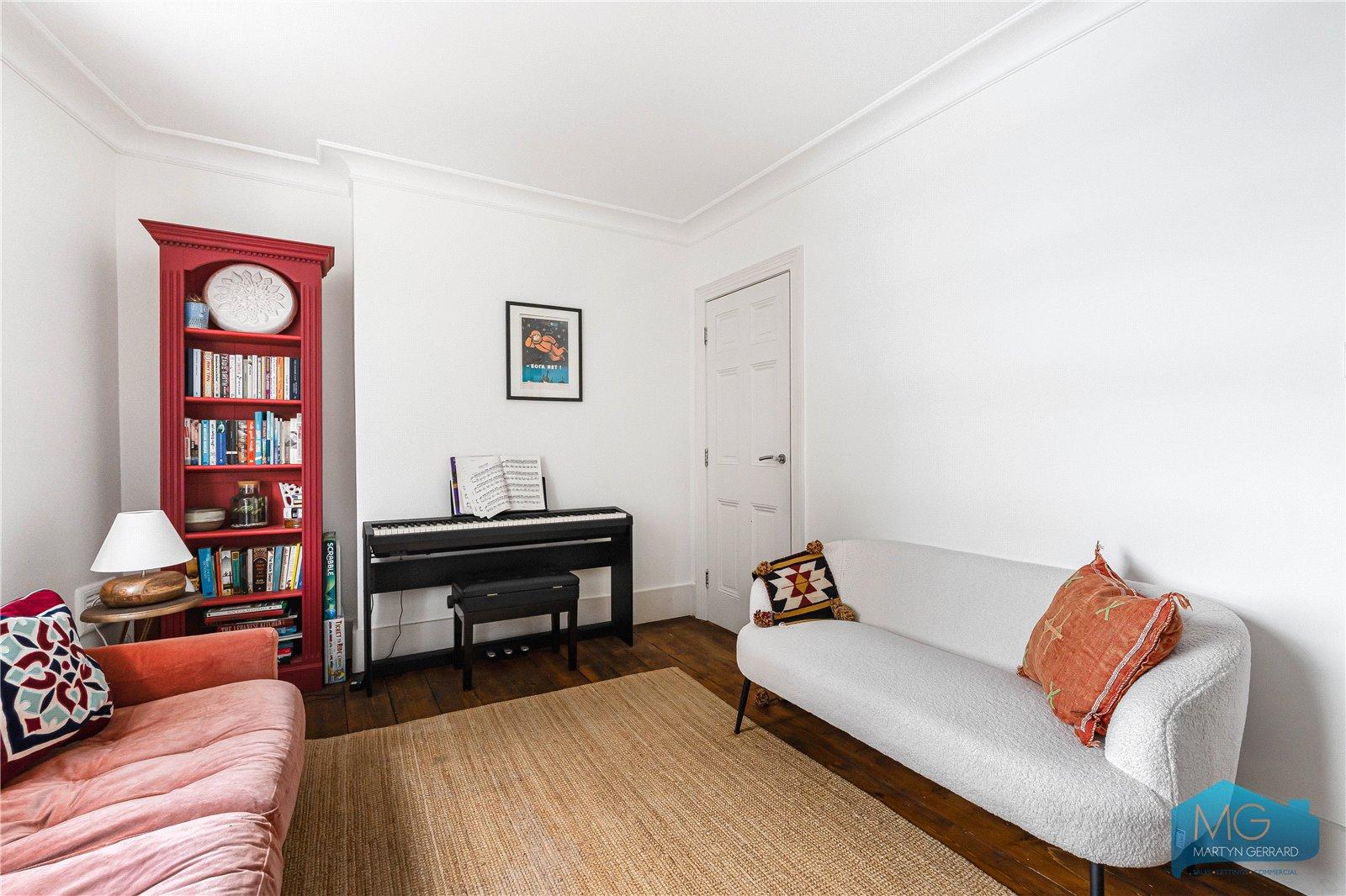 3 bedroom Apartment for sale - Martyn Gerrard