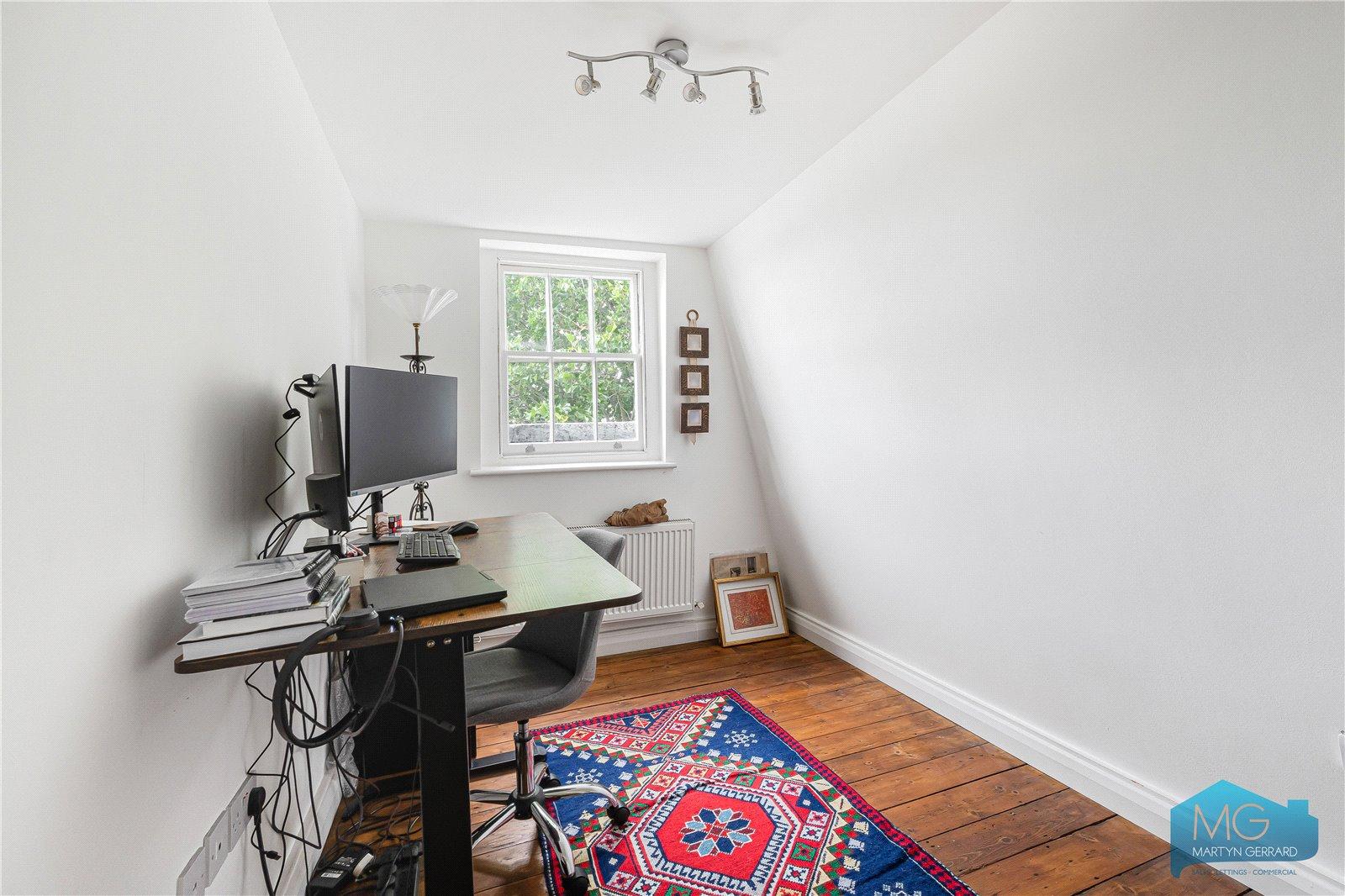3 bedroom Apartment for sale - Martyn Gerrard