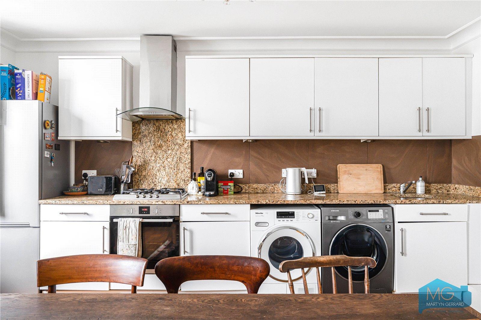 3 bedroom Apartment for sale - Martyn Gerrard