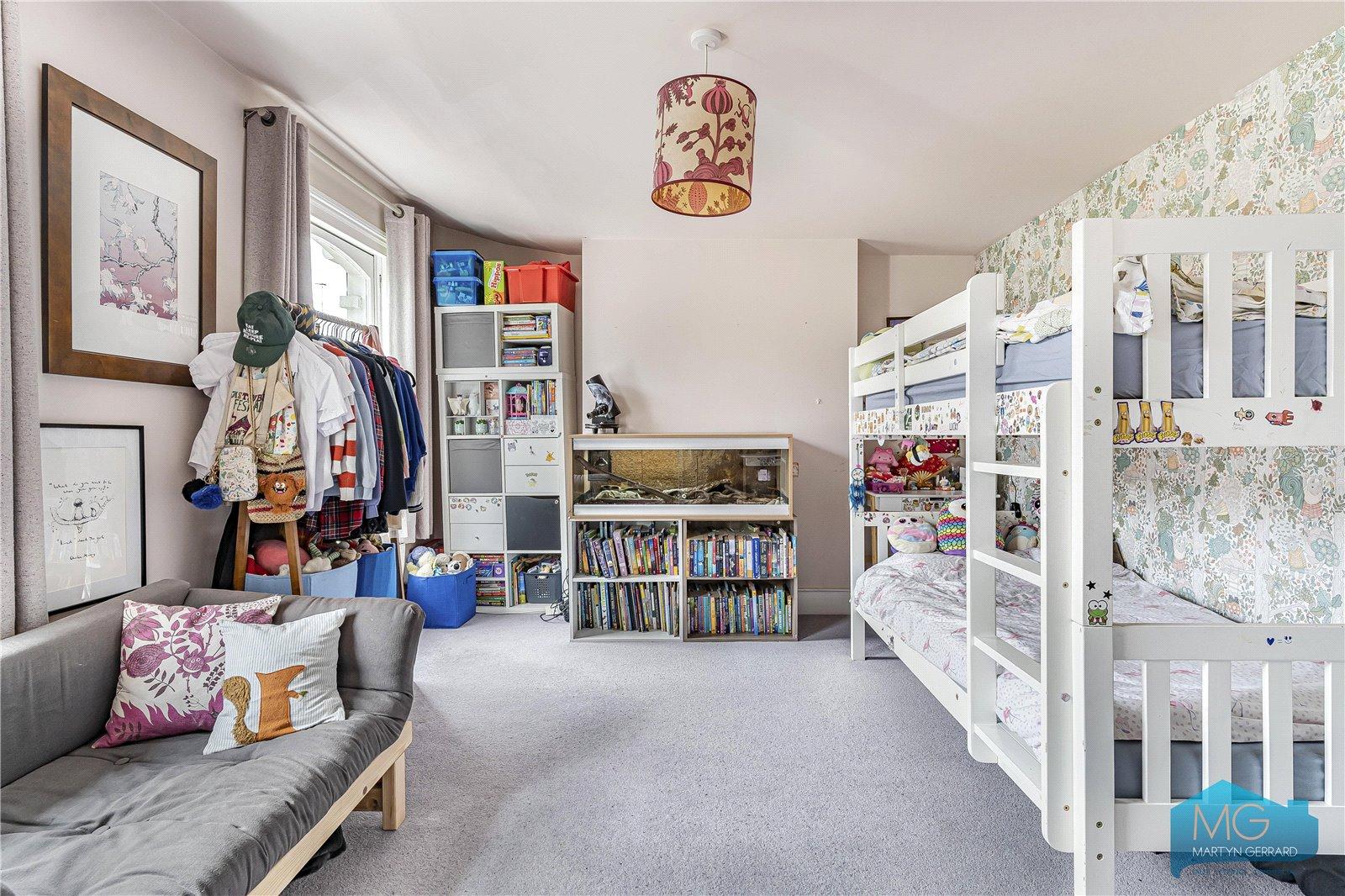4 bedroom Apartment for sale - Martyn Gerrard
