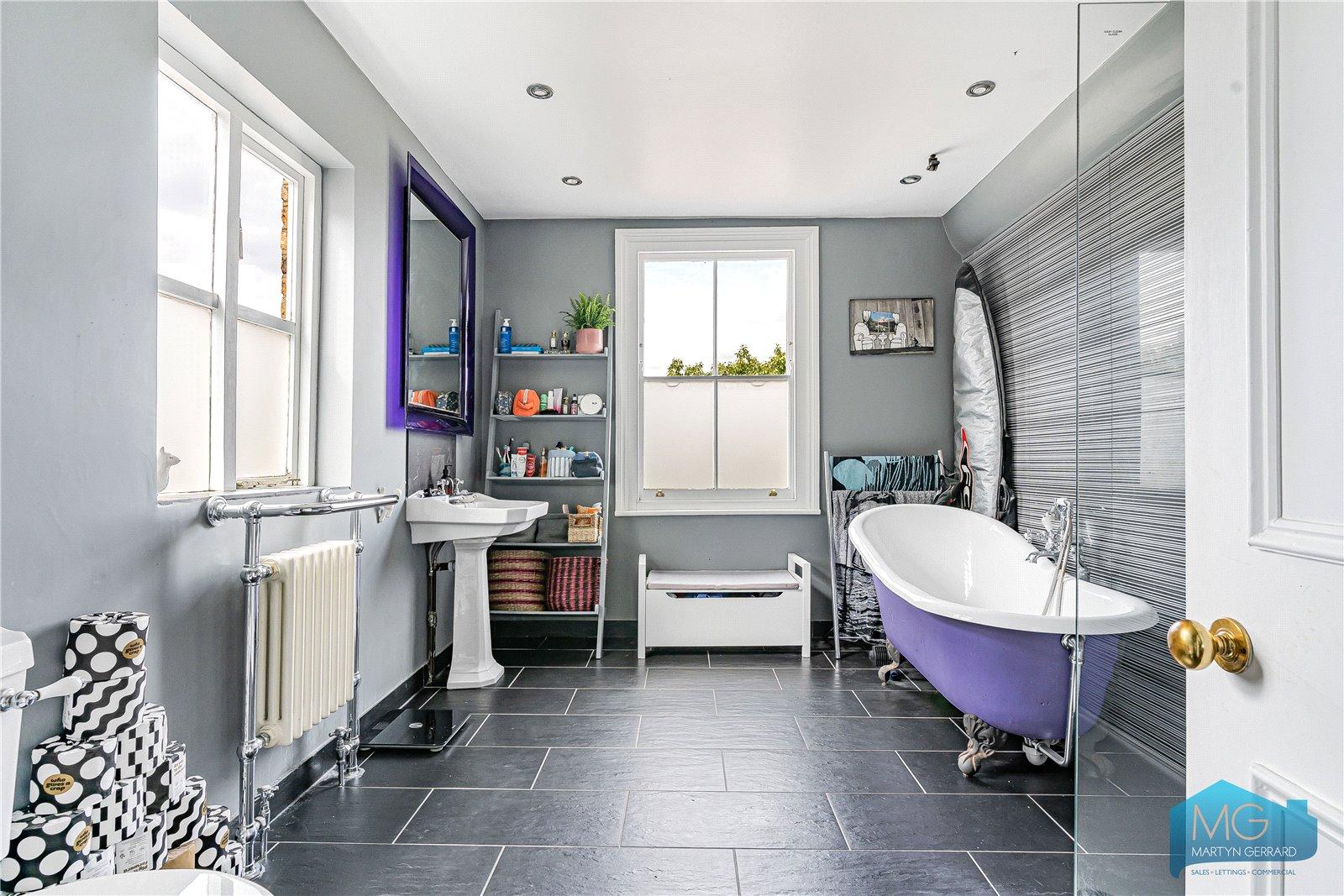 4 bedroom Apartment for sale - Martyn Gerrard