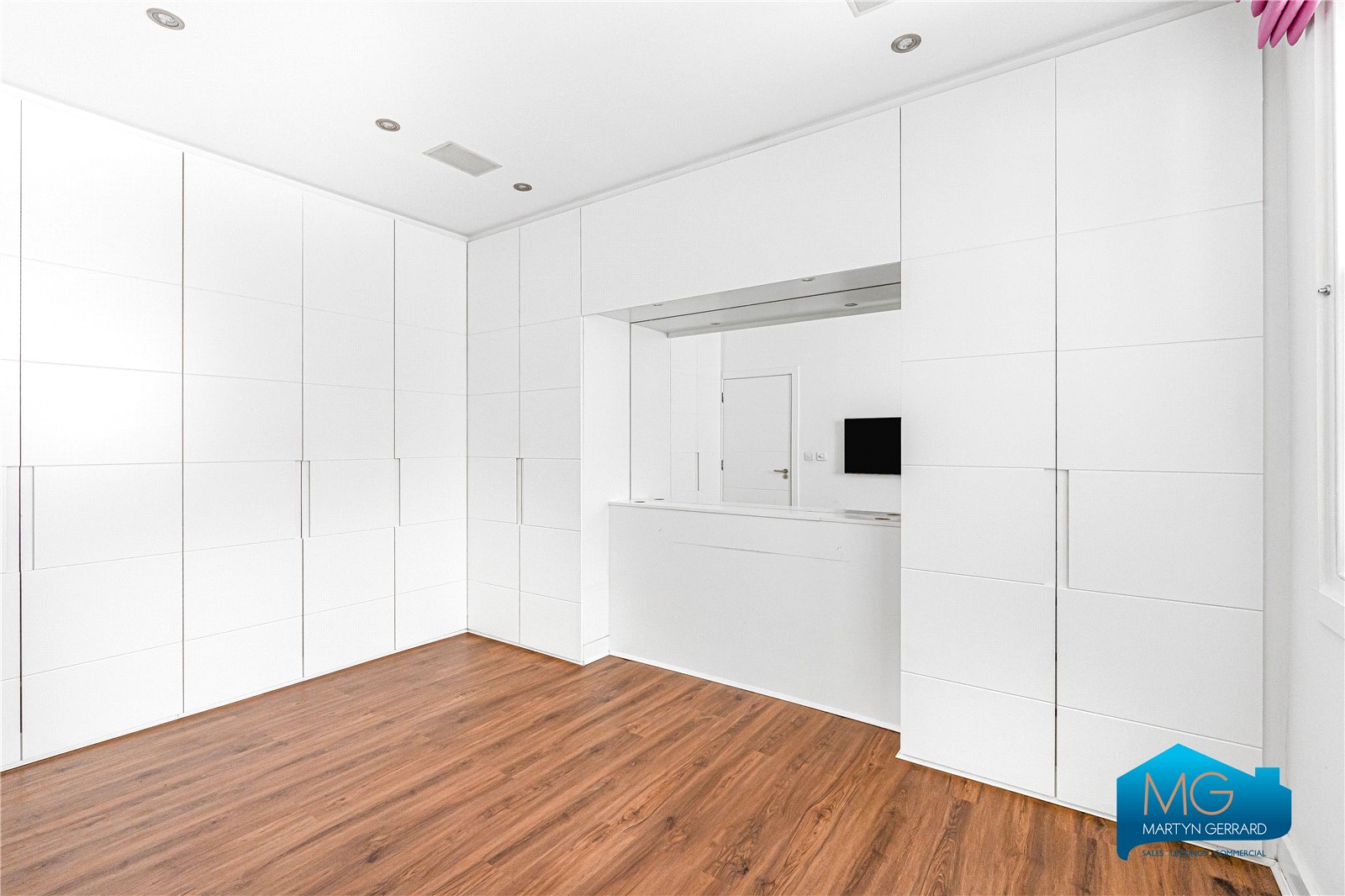 2 bedroom Terraced House to rent - Martyn Gerrard