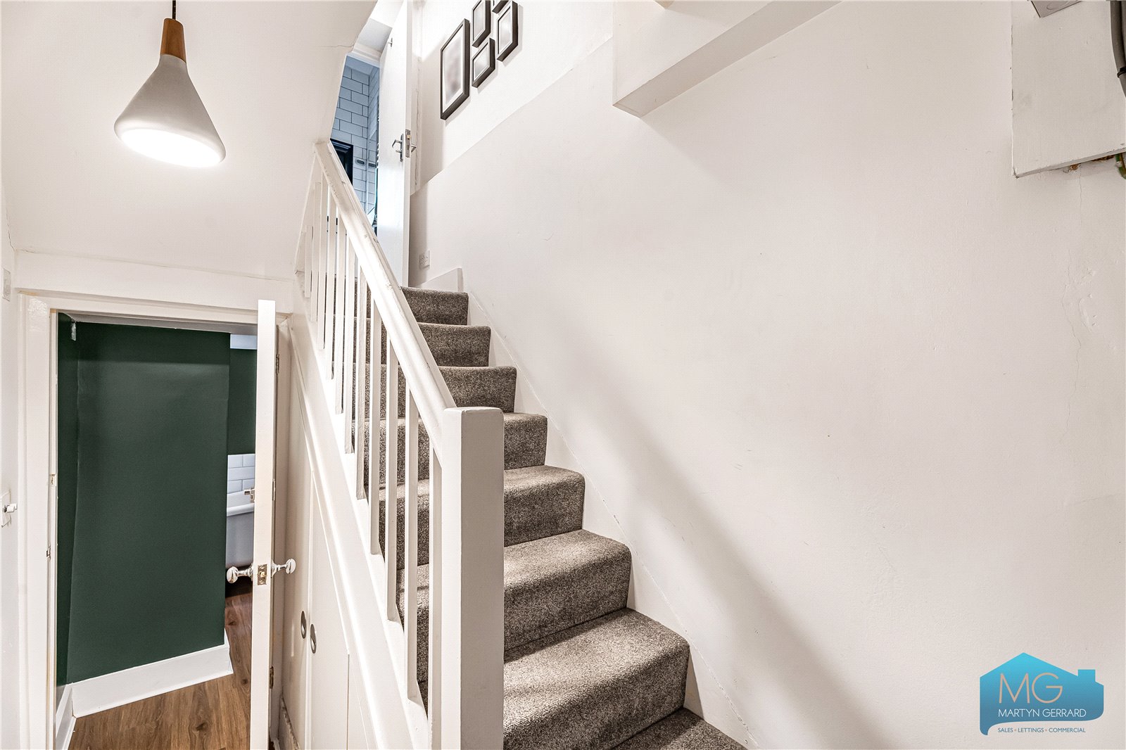 2 bedroom Apartment for sale - Martyn Gerrard