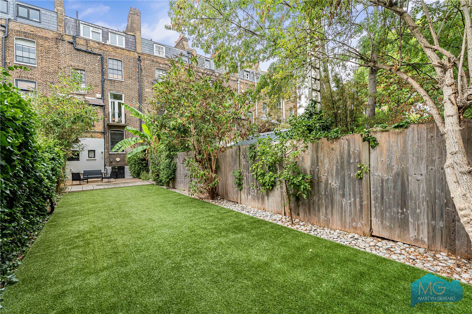 2 bedroom Apartment for sale - Martyn Gerrard