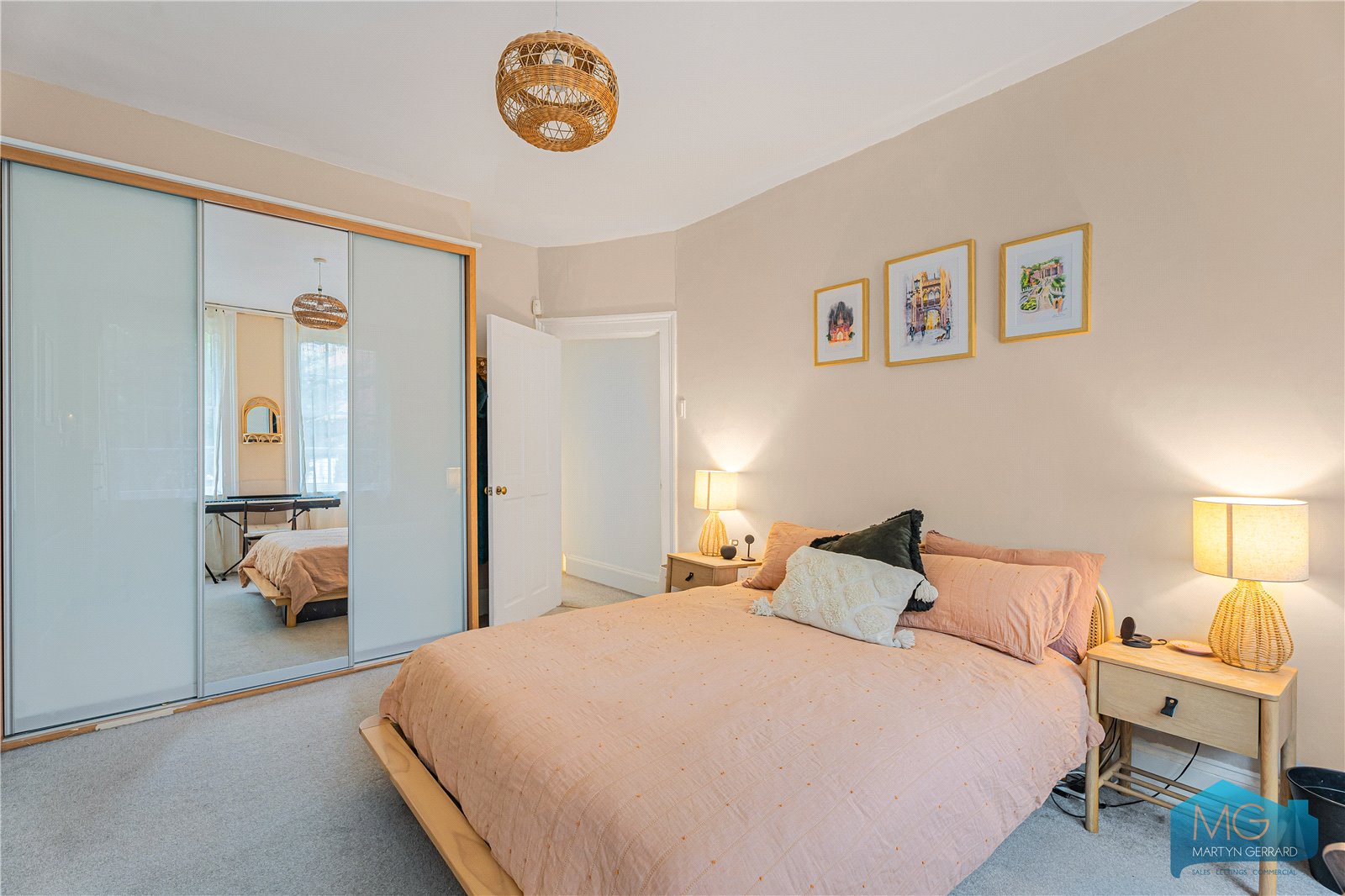 2 bedroom Apartment for sale - Martyn Gerrard