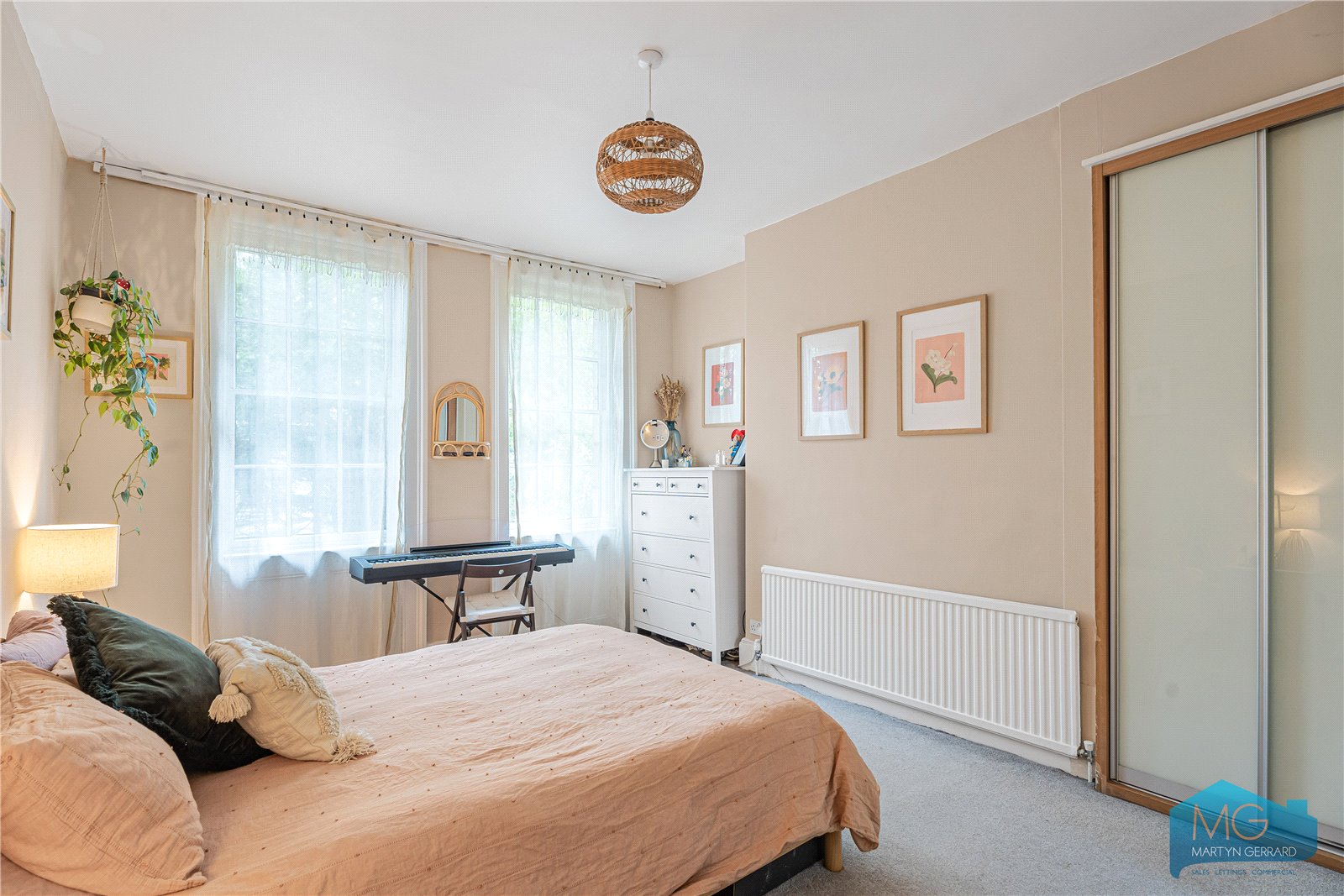 2 bedroom Apartment for sale - Martyn Gerrard