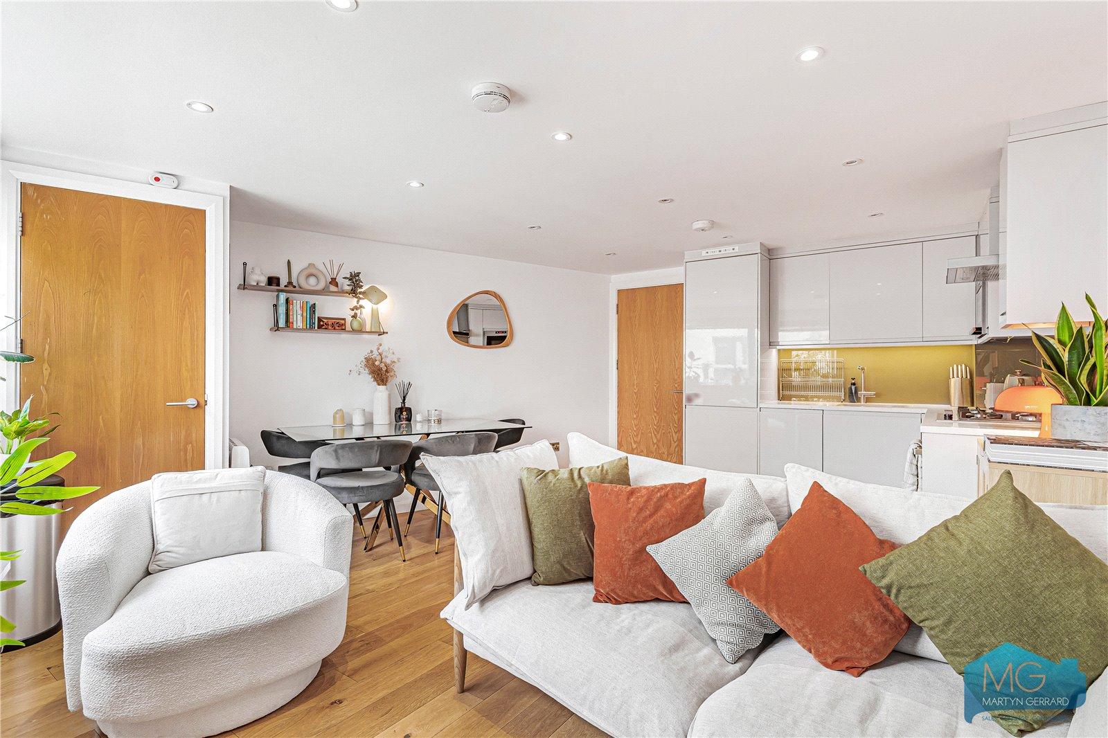 1 bedroom Apartment for sale - Martyn Gerrard