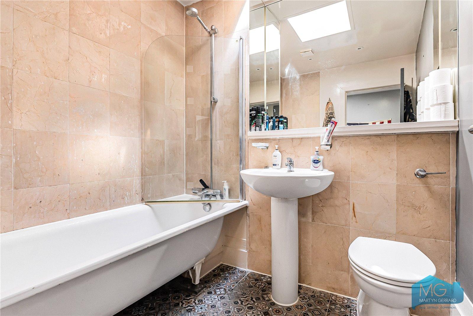 2 bedroom Apartment for sale - Martyn Gerrard
