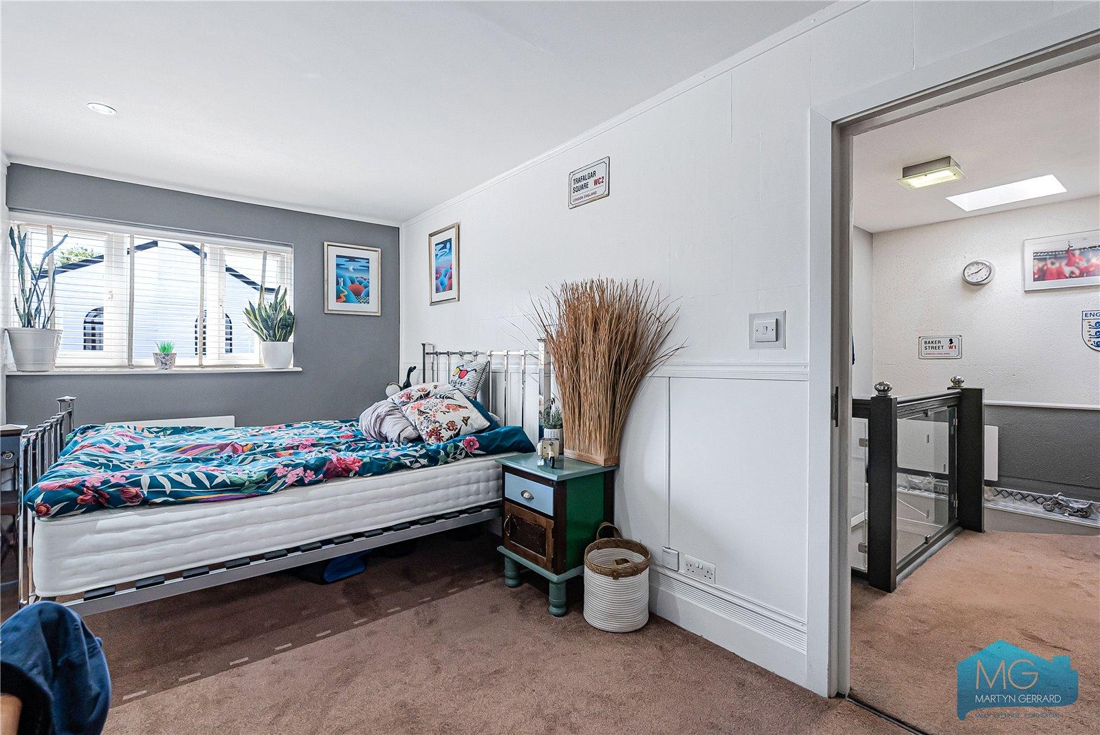2 bedroom Apartment for sale - Martyn Gerrard