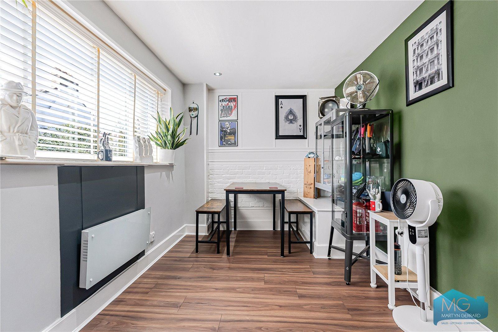 2 bedroom Apartment for sale - Martyn Gerrard