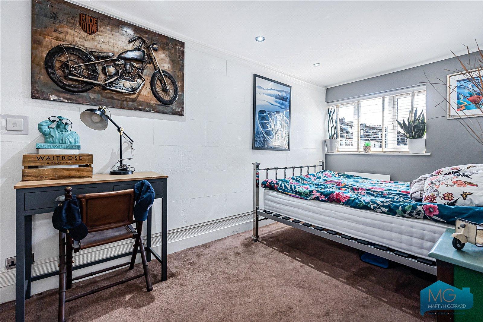 2 bedroom Apartment for sale - Martyn Gerrard
