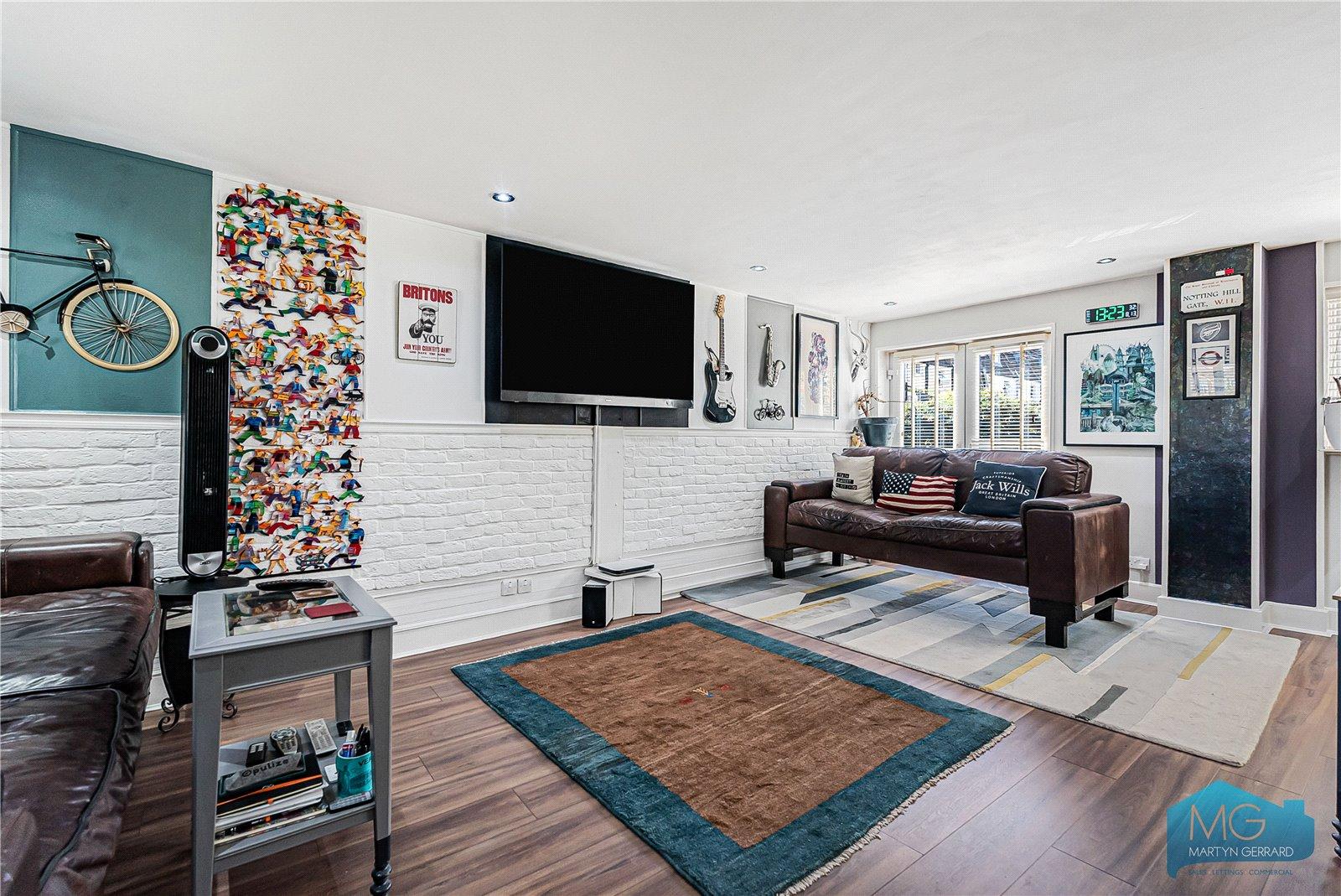 2 bedroom Apartment for sale - Martyn Gerrard