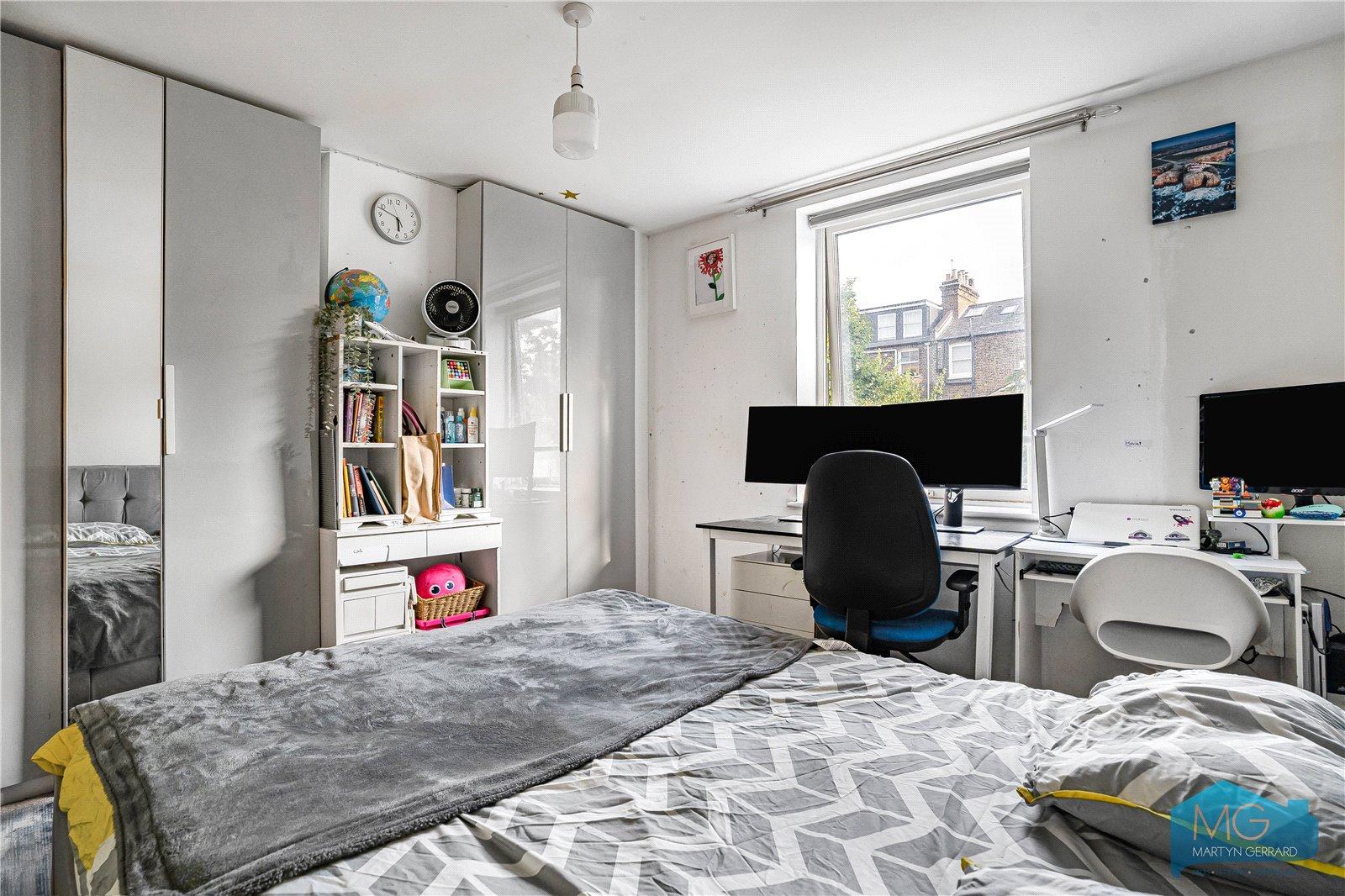 1 bedroom Apartment for sale - Martyn Gerrard
