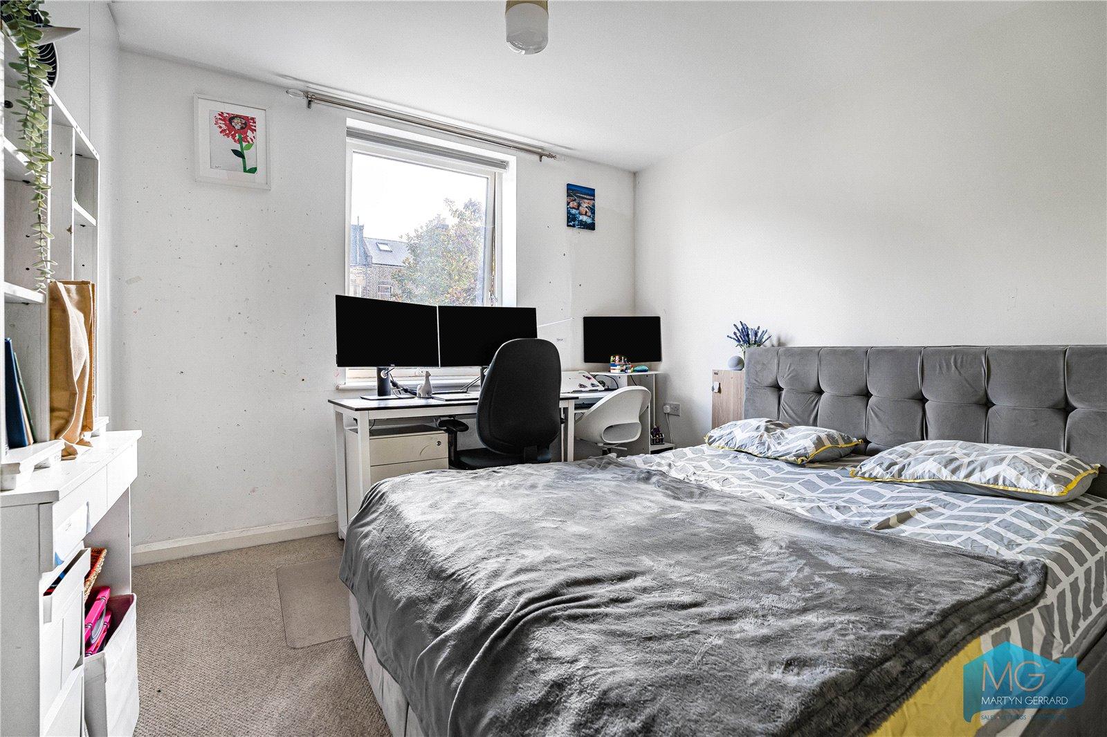 1 bedroom Apartment for sale - Martyn Gerrard
