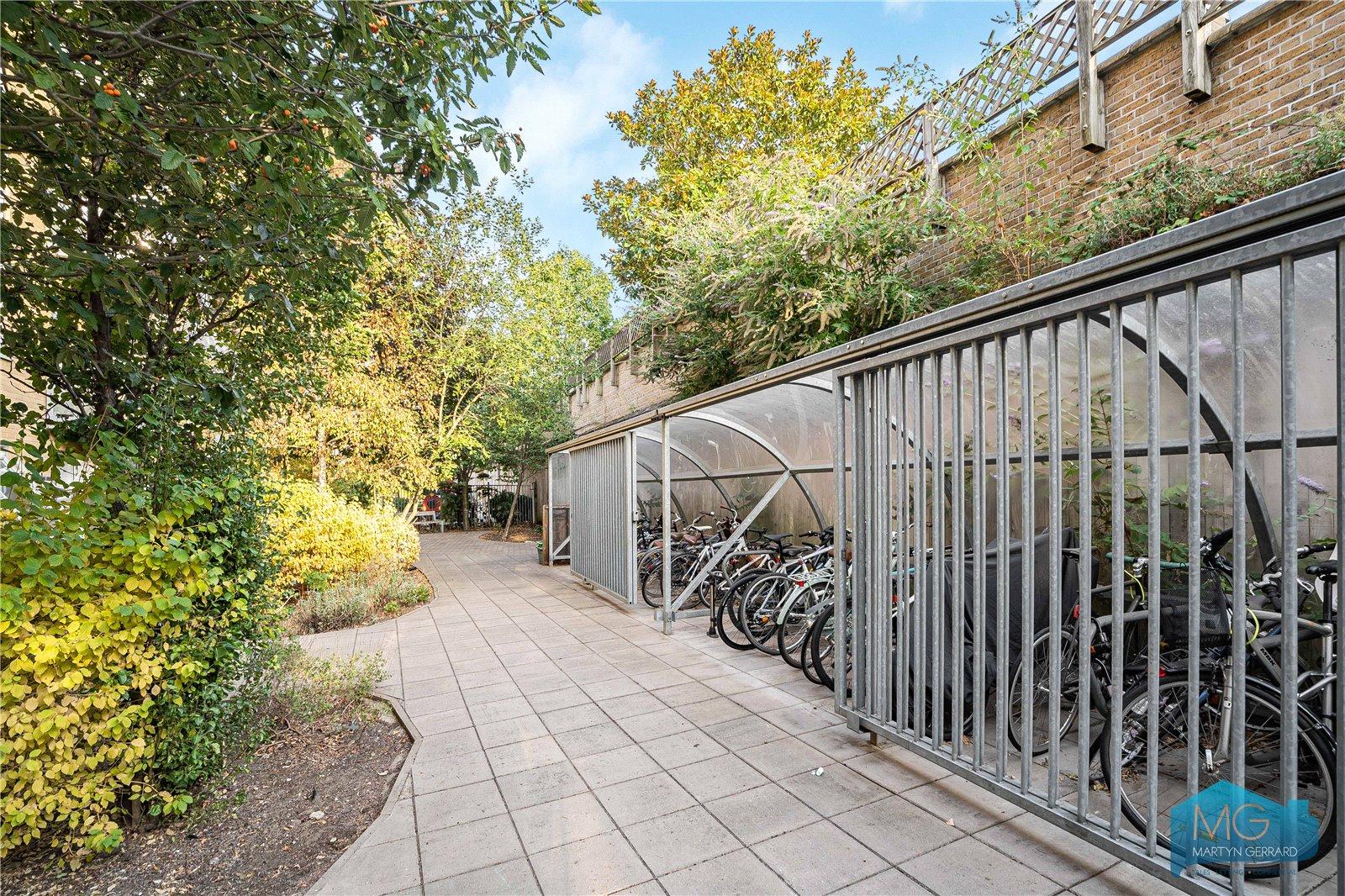 1 bedroom Apartment for sale - Martyn Gerrard