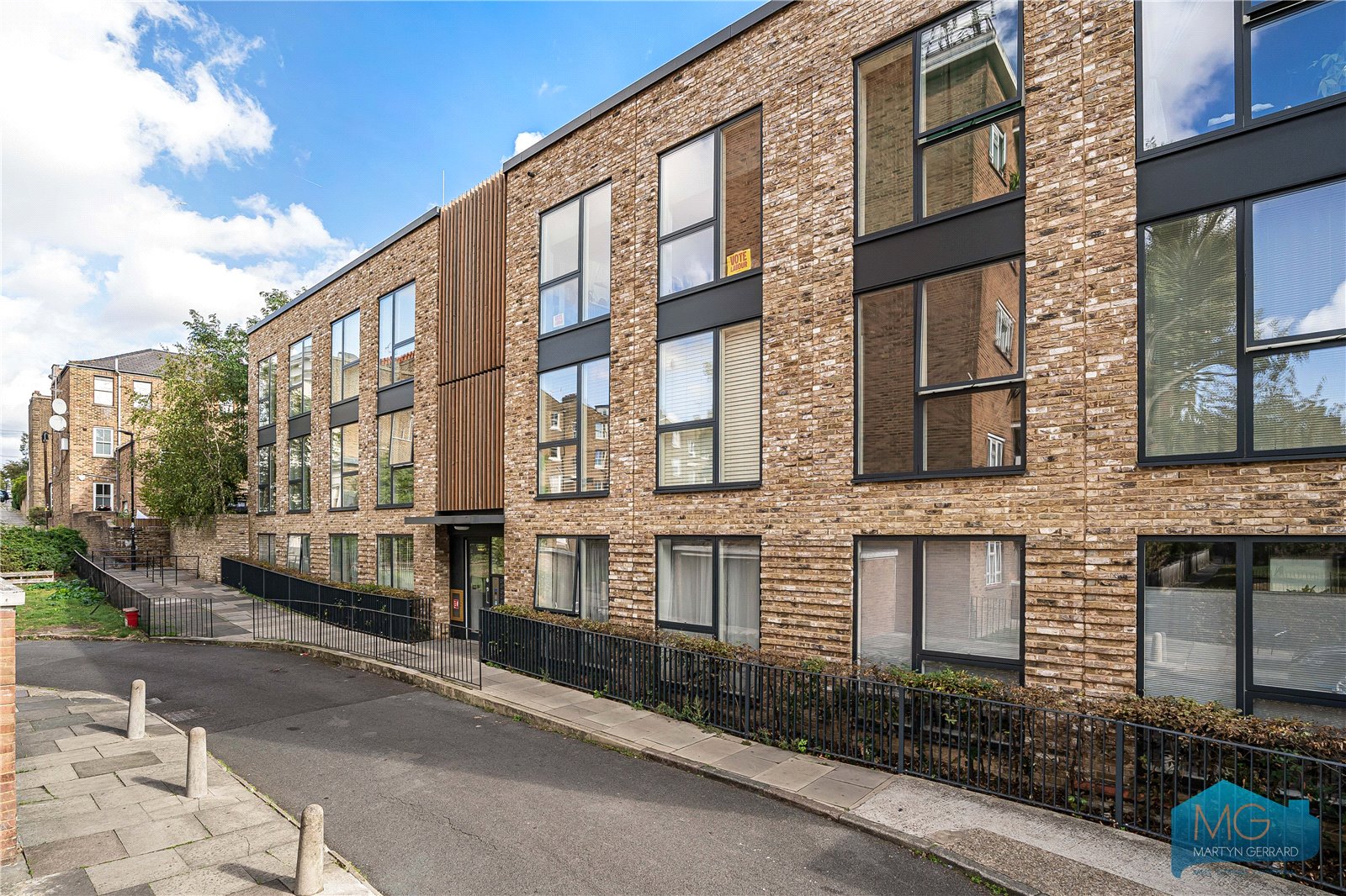 1 bedroom Apartment for sale - Martyn Gerrard