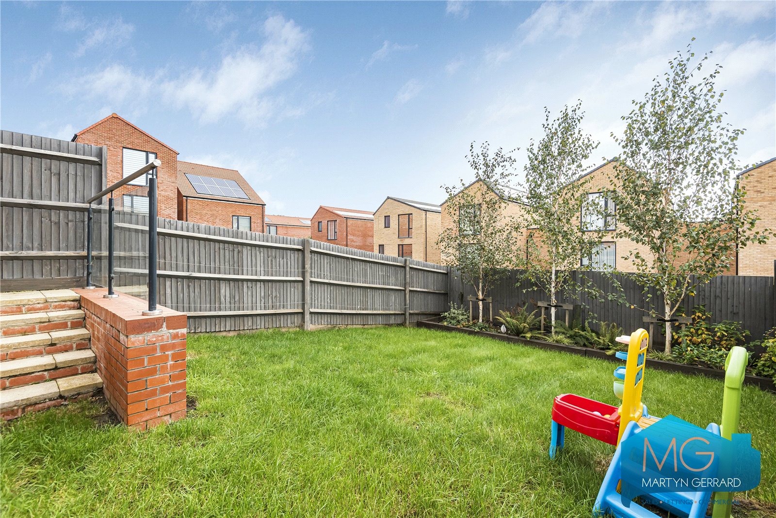 4 bedroom Link Detached House for sale - Martyn Gerrard