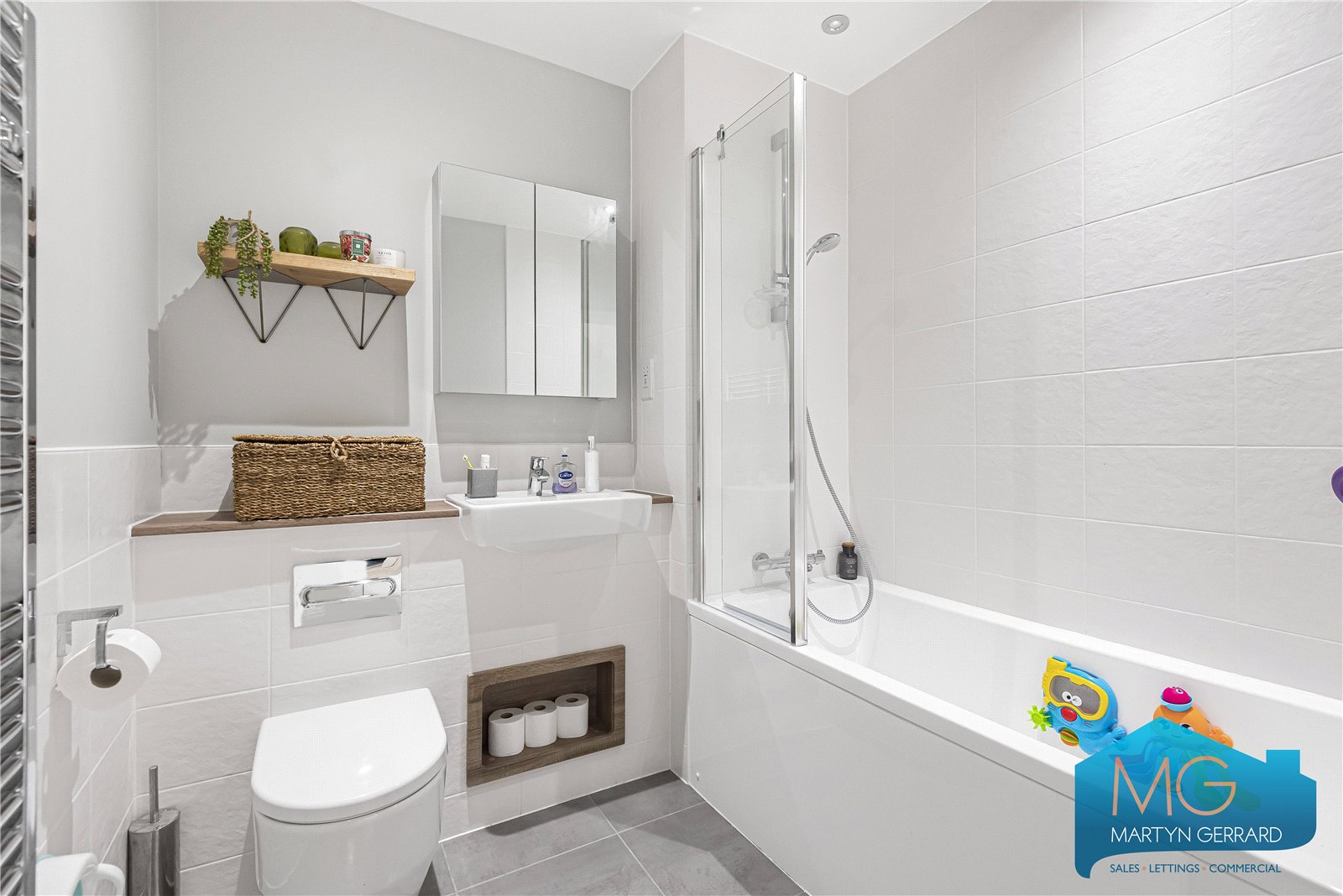 4 bedroom Link Detached House for sale - Martyn Gerrard