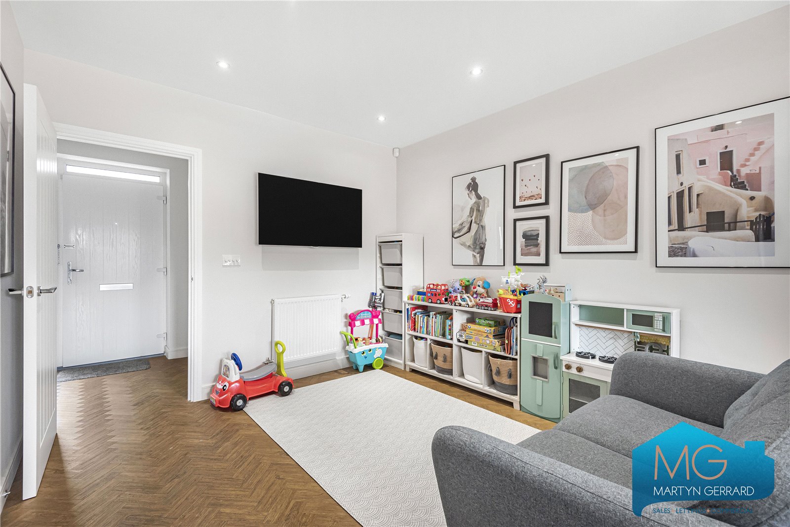 4 bedroom Link Detached House for sale - Martyn Gerrard